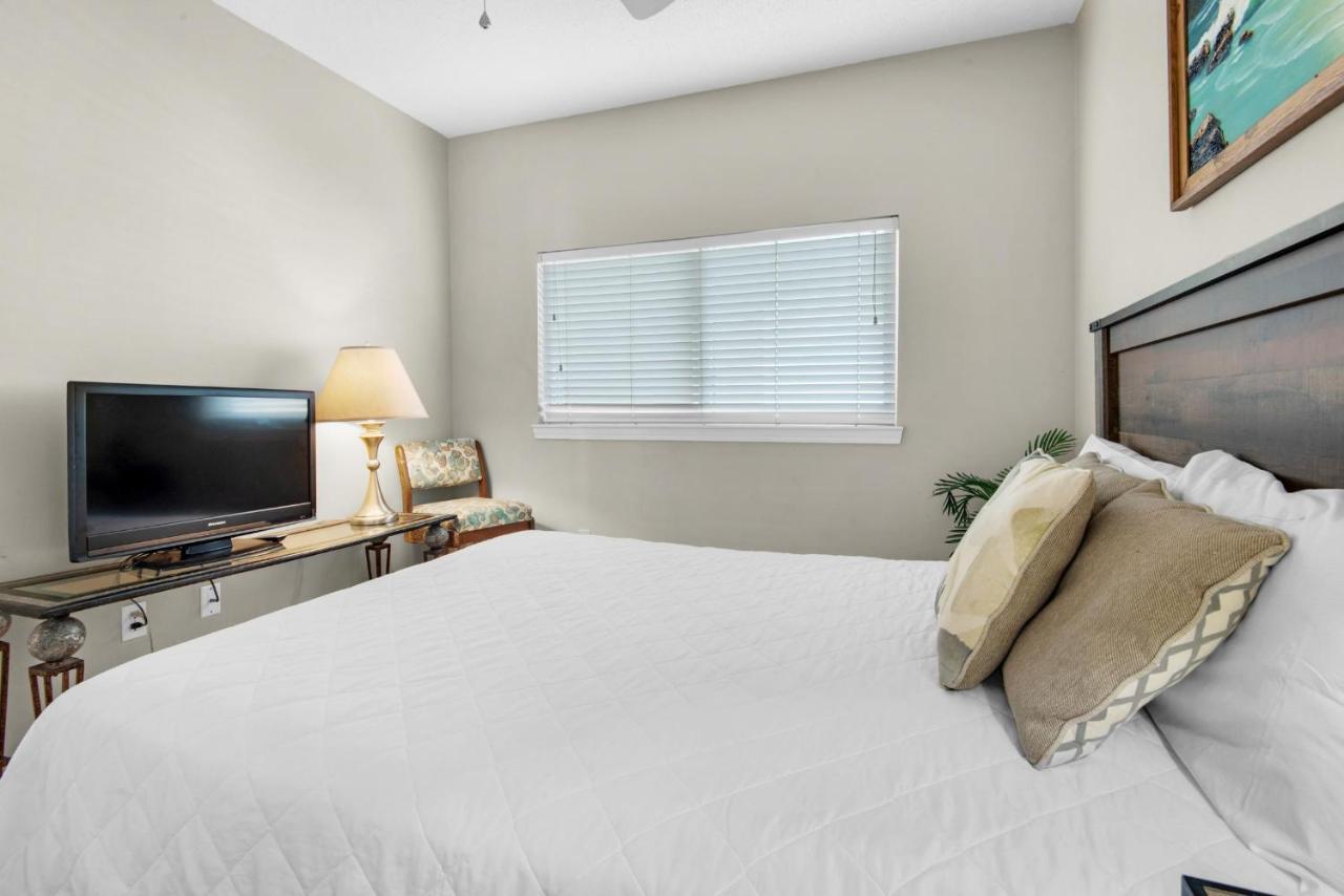 Holiday home Emerald Isle Unit 704 *