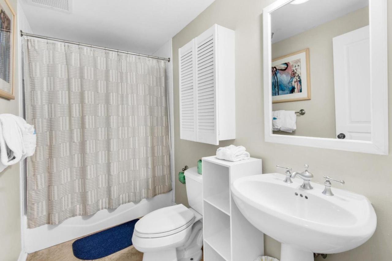 Emerald Isle Unit 704 * Pensacola Beach
