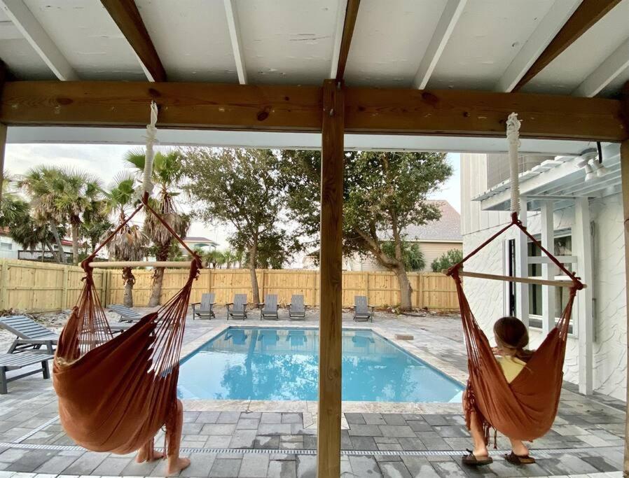 Holiday home The Sunny Side-pensacola Beach, 600 Feet To Gulf, Private/heated Pool, Games, Gear *