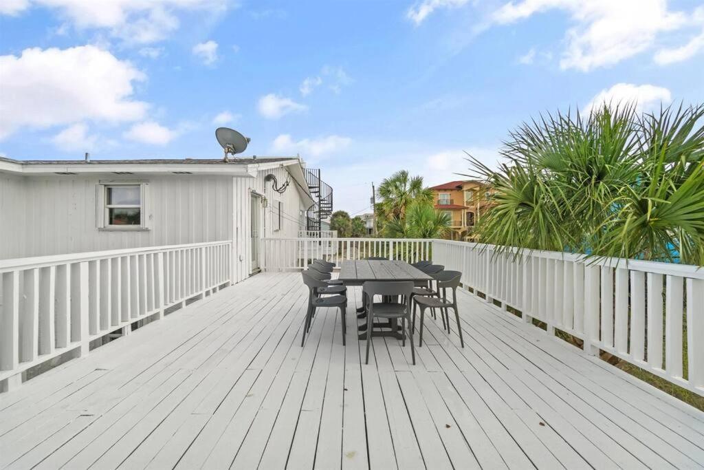 The Sunny Side-pensacola Beach, 600 Feet To Gulf, Private/heated Pool, Games, Gear Holiday home *
