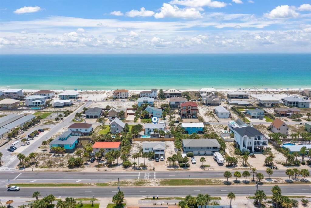 The Sunny Side-pensacola Beach, 600 Feet To Gulf, Private/heated Pool, Games, Gear Holiday home *