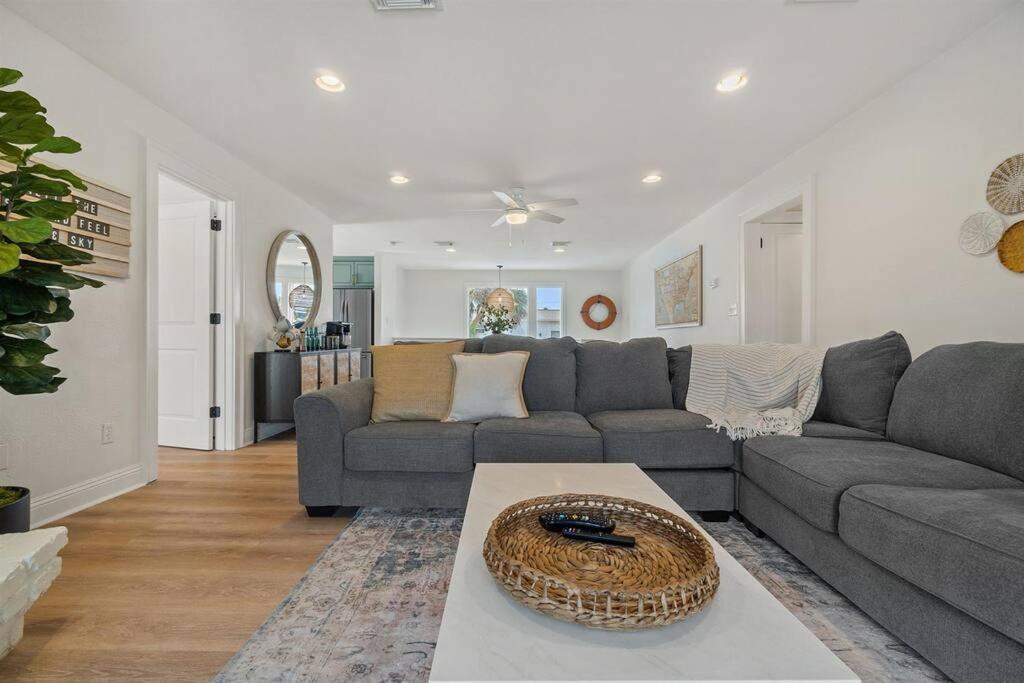 Holiday home The Sunny Side-pensacola Beach, 600 Feet To Gulf, Private/heated Pool, Games, Gear Pensacola Beach
