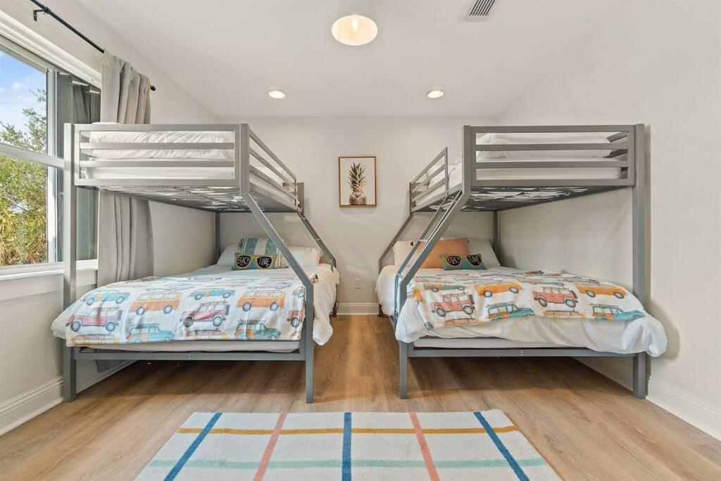 The Sunny Side-pensacola Beach, 600 Feet To Gulf, Private/heated Pool, Games, Gear *