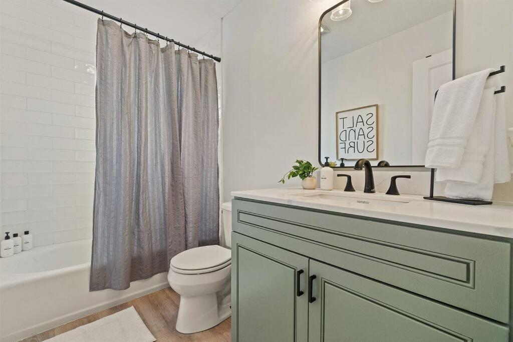 Holiday home The Sunny Side-pensacola Beach, 600 Feet To Gulf, Private/heated Pool, Games, Gear *