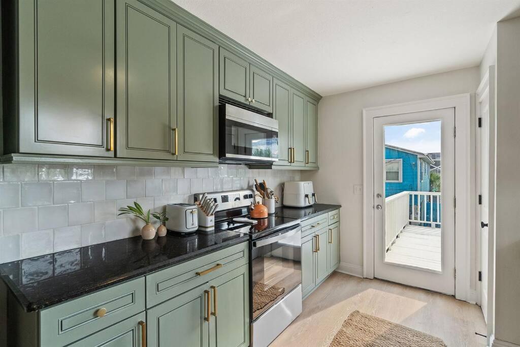 Holiday home The Sunny Side-pensacola Beach, 600 Feet To Gulf, Private/heated Pool, Games, Gear Pensacola Beach