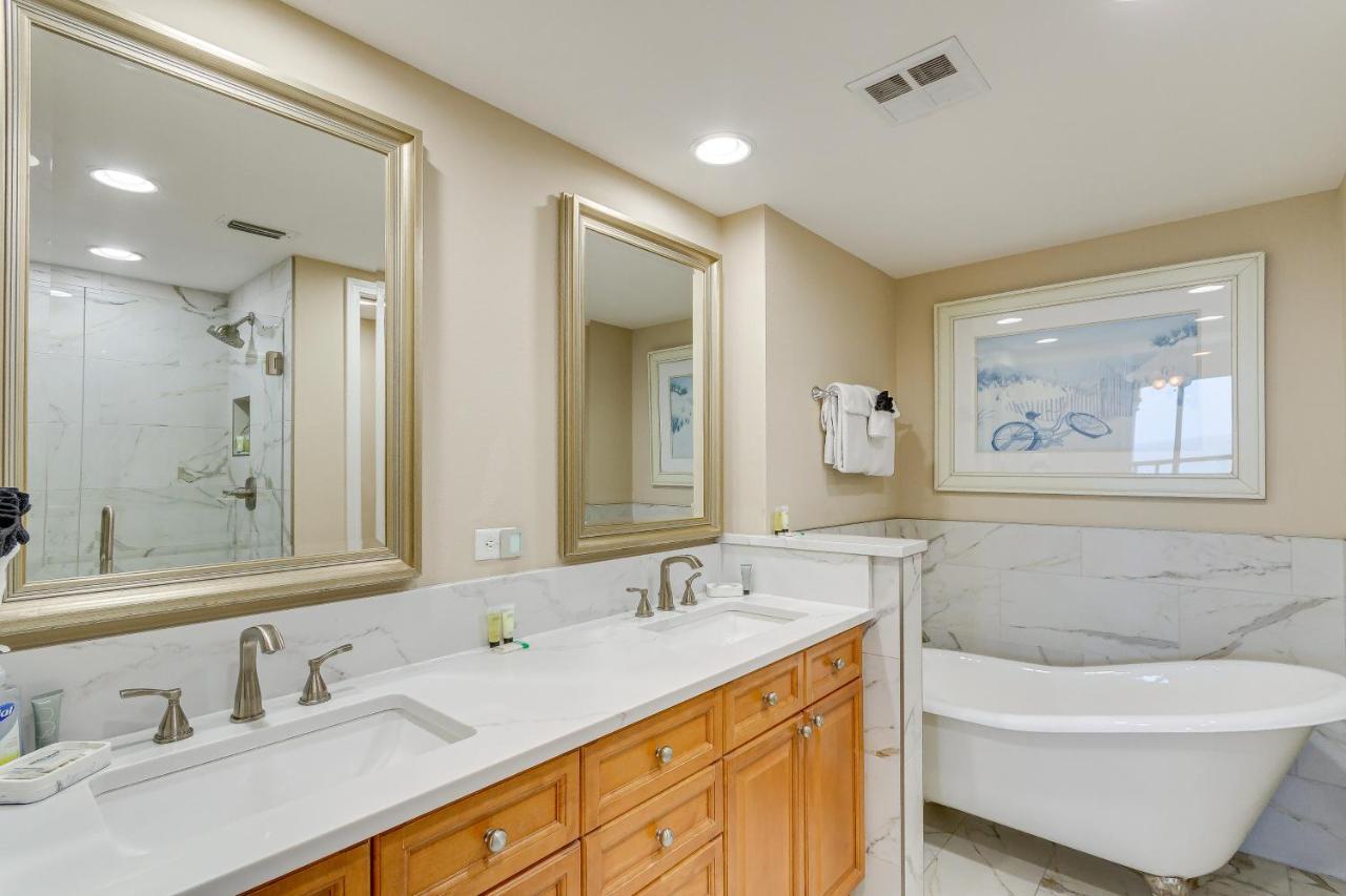 Pensacola Retreat With Direct Access!
