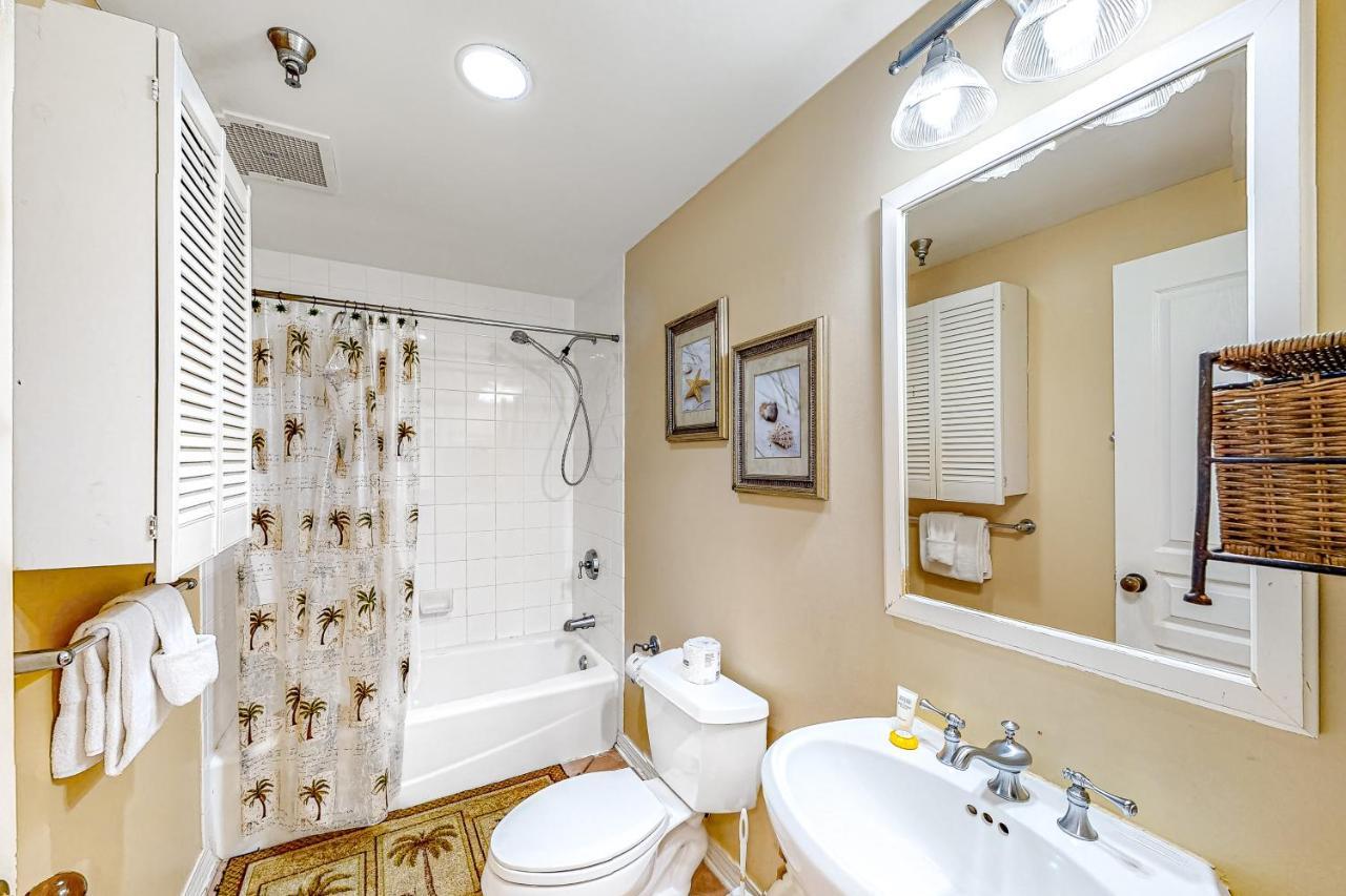 Emerald Isle 1002 Apartment