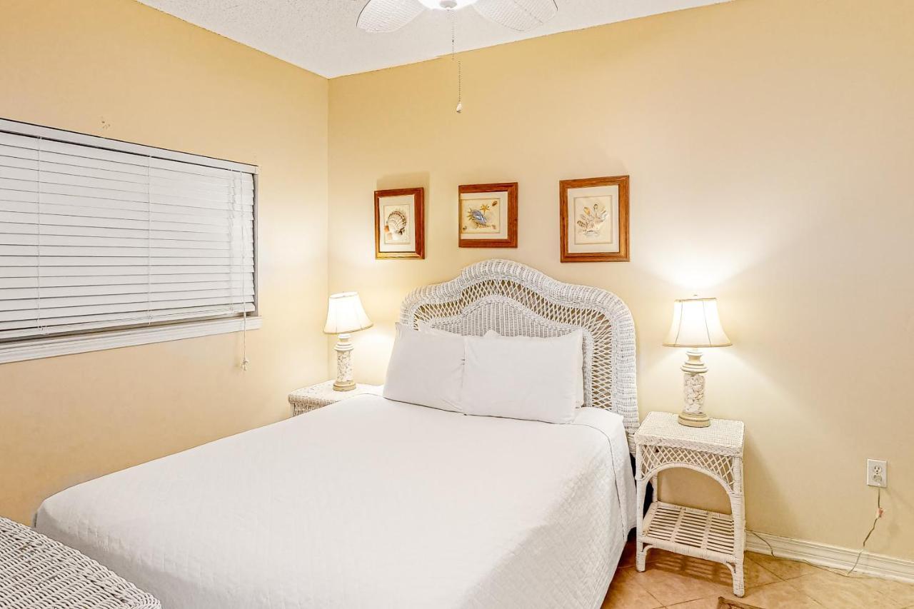 Emerald Isle 1002 Apartment