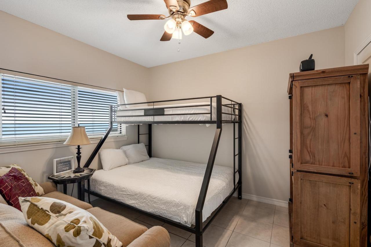 Emerald Isle 1004 Apartment