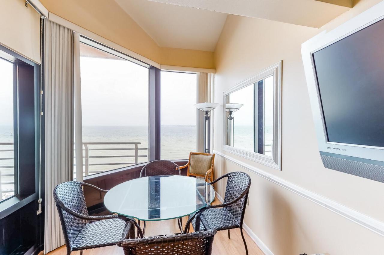 Palm Club 2-225 Pensacola Beach