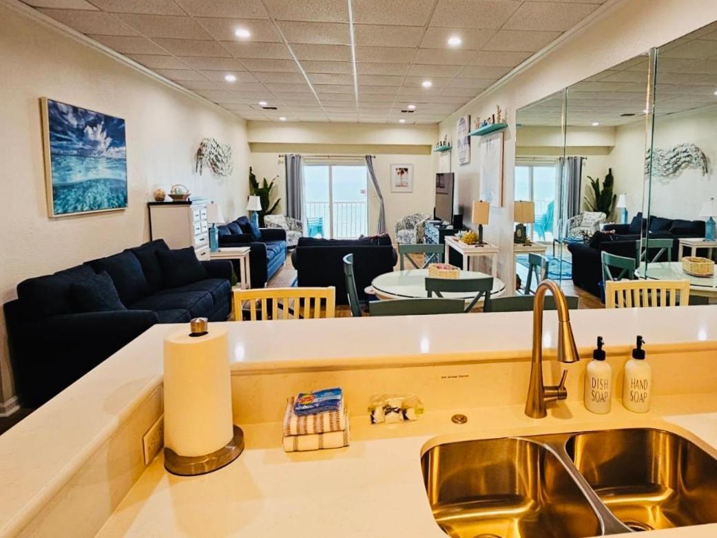 Pensacola, Oceanfront Paradise With Private Aparthotel