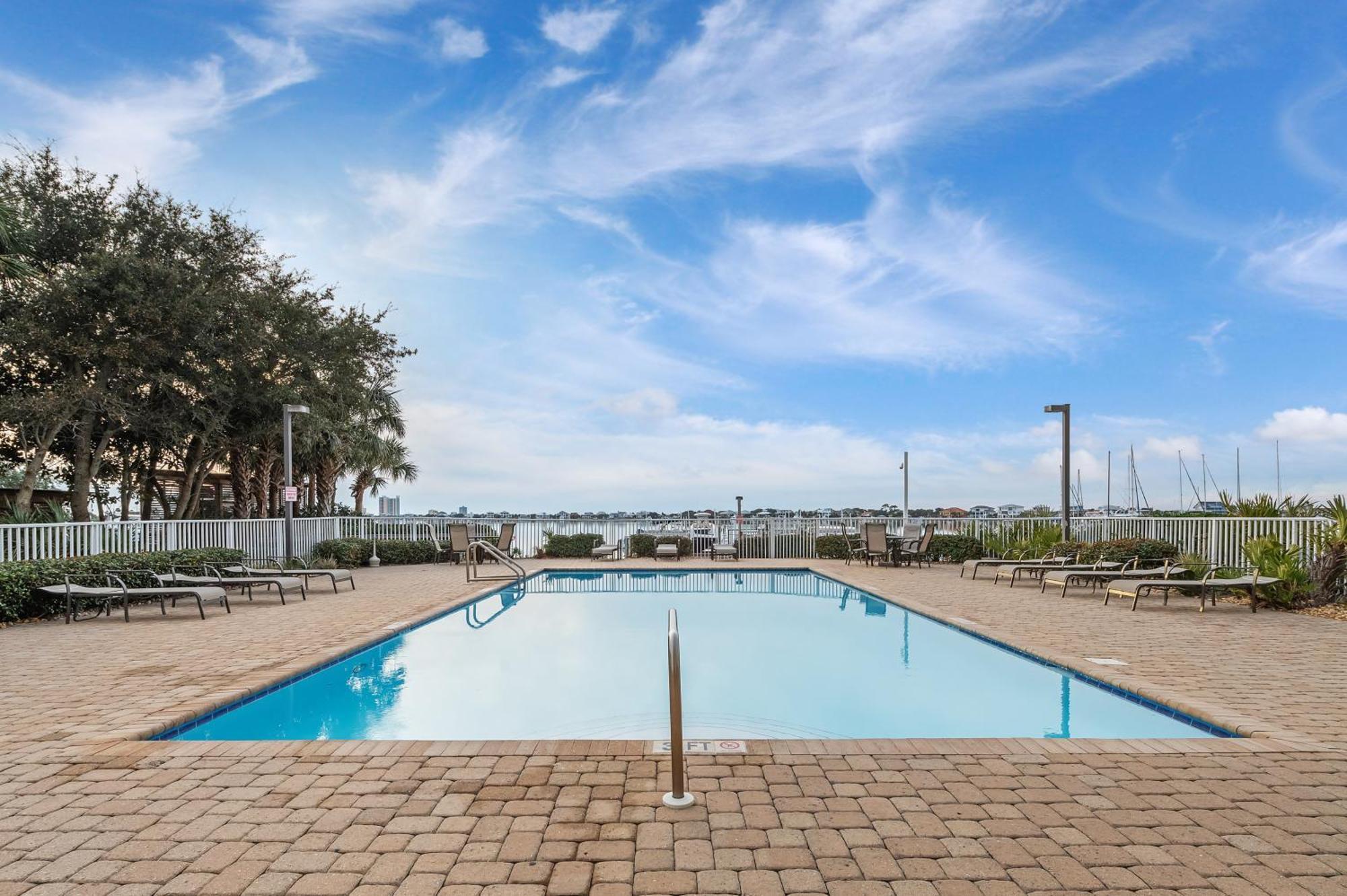 South Harbour Unit 3d * Pensacola Beach
