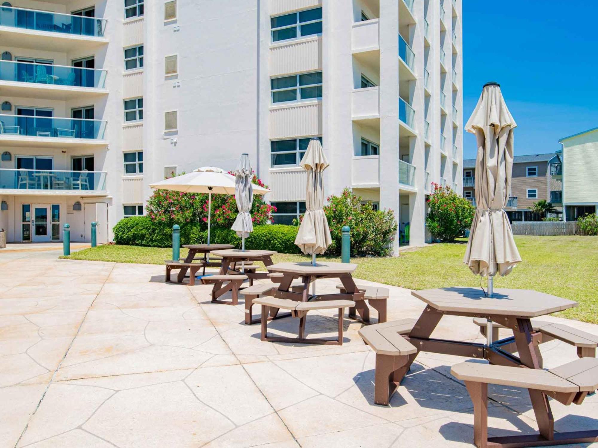 Regency Towers 808 West * Pensacola Beach