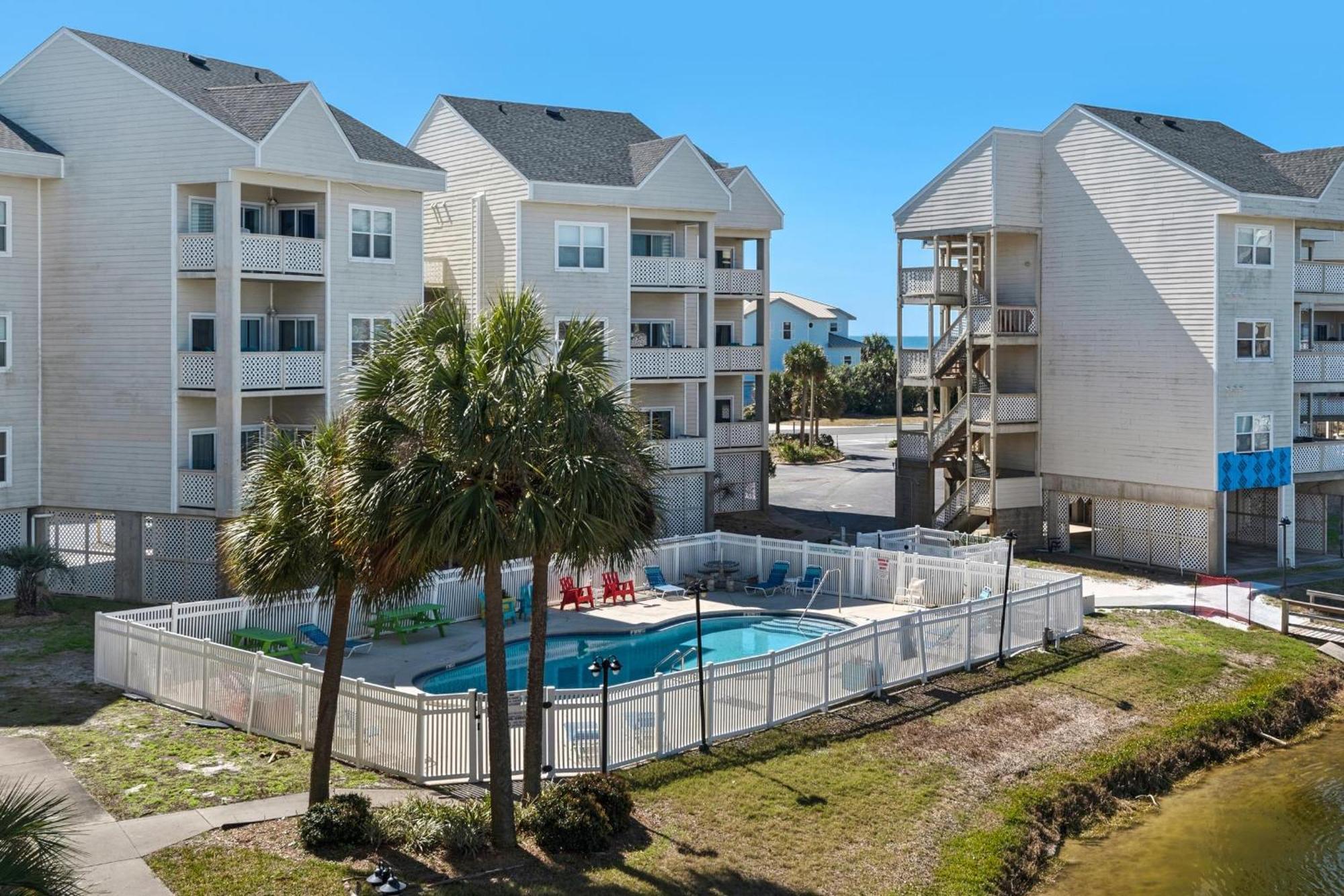 Holiday home Baywatch F8