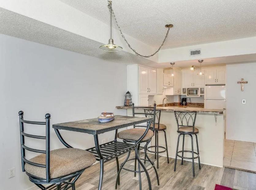 Boardwalk Unit E4