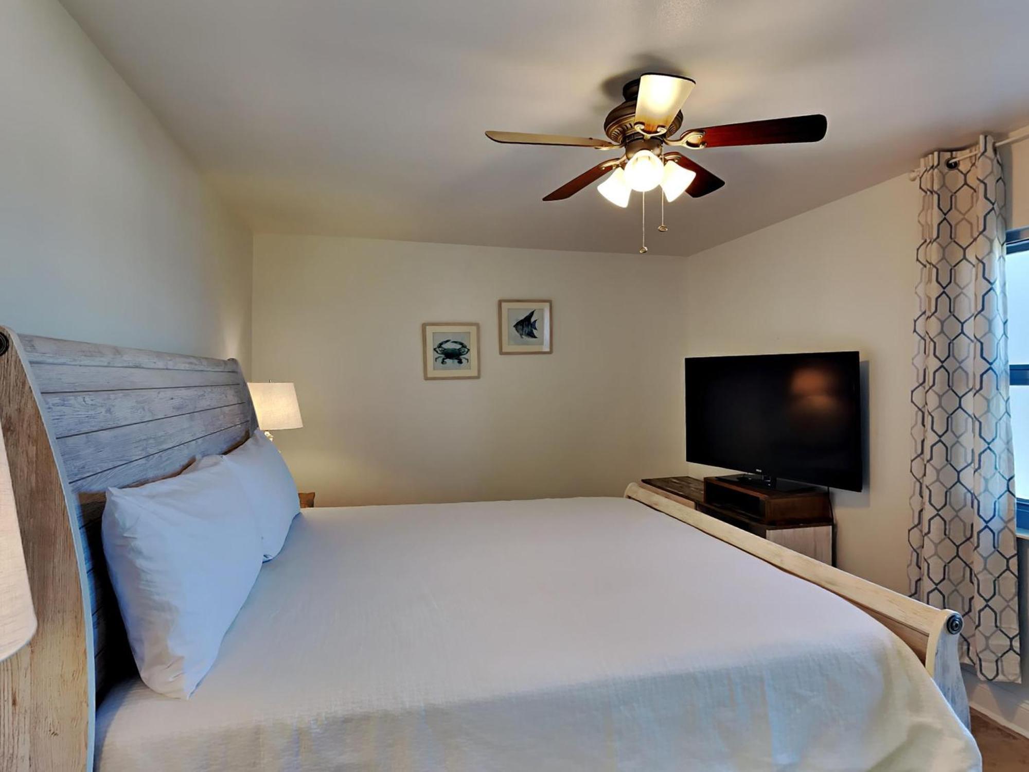 Regency Towers 801 West Apartment *