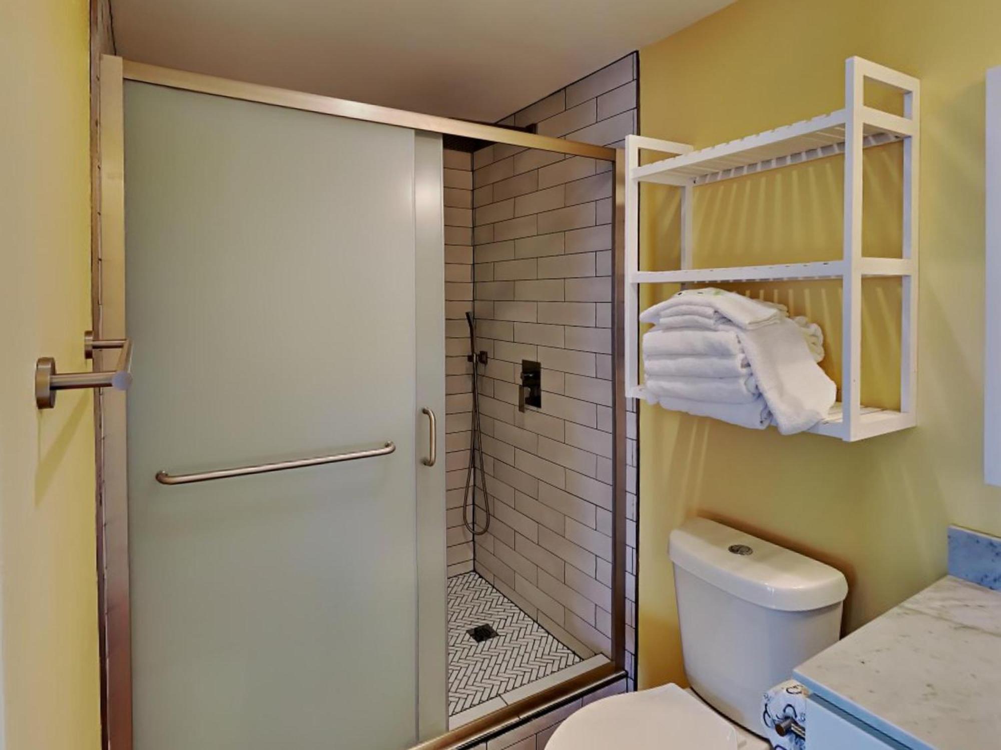 Emerald Isle #401 Apartment *