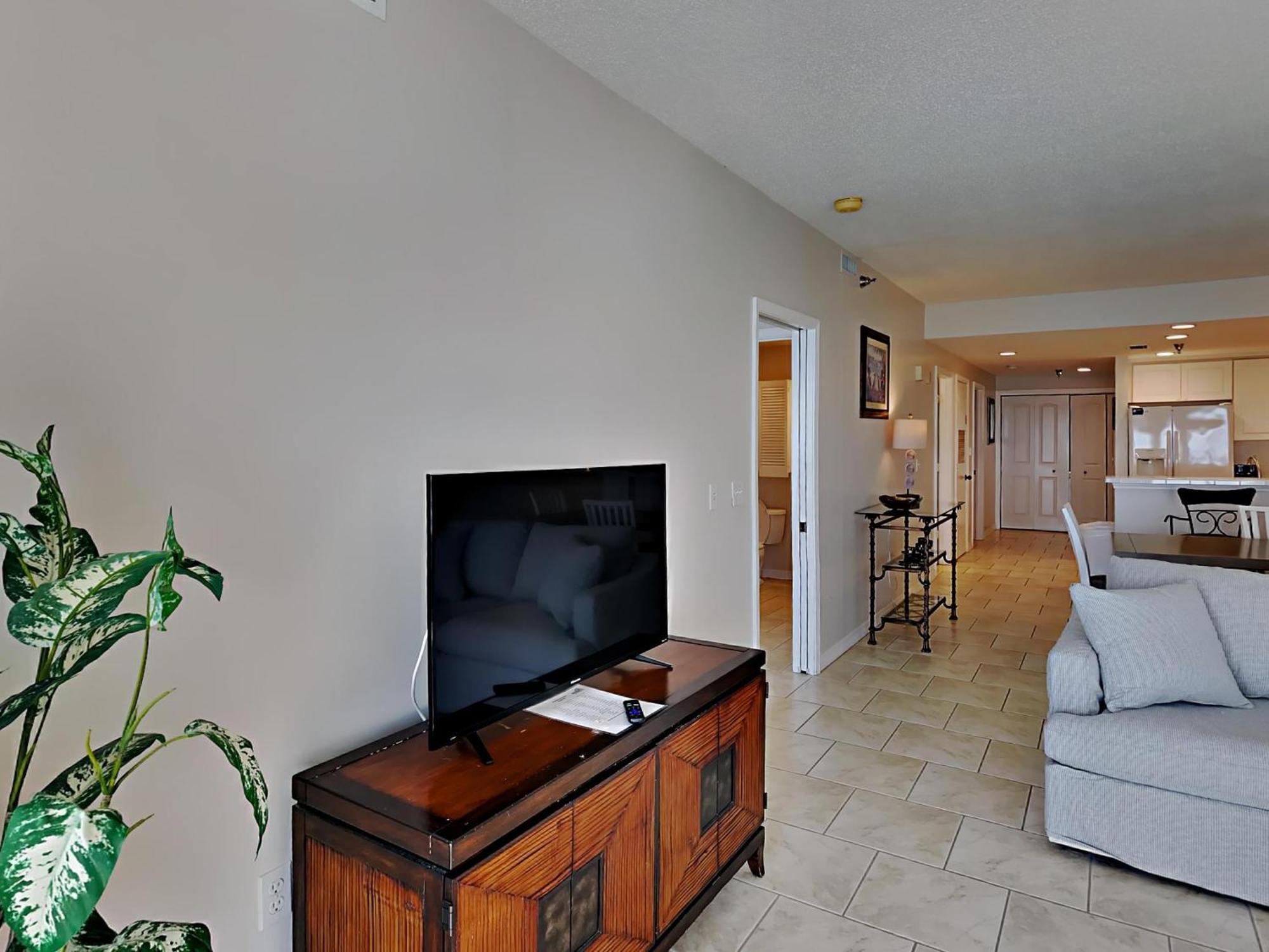 Apartment Emerald Isle #1607 *