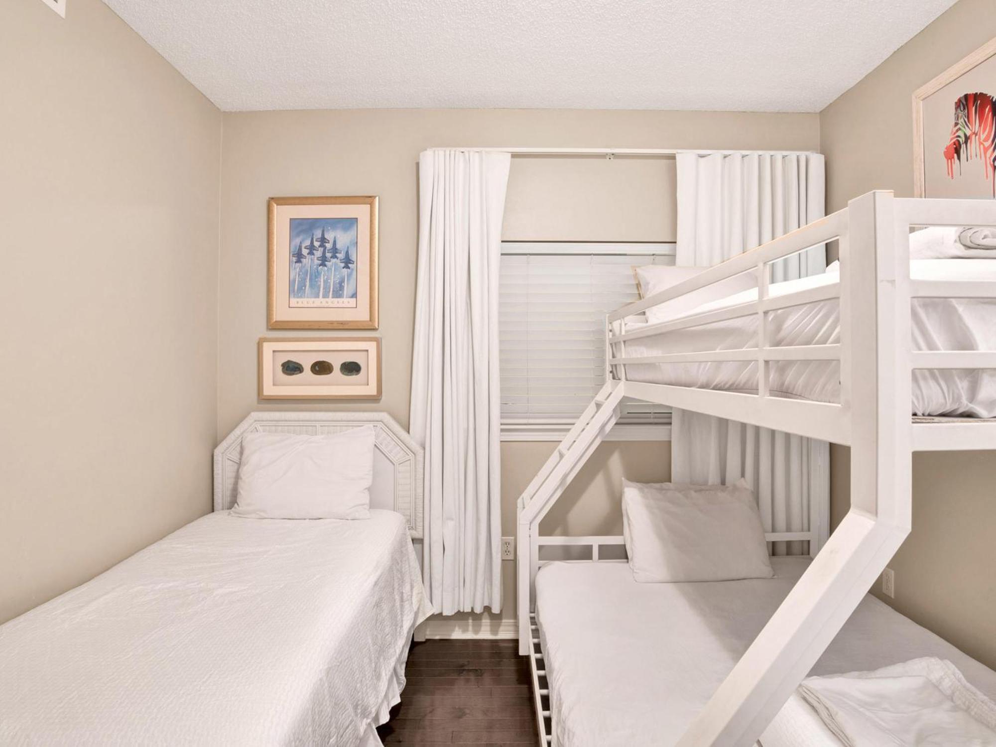 Apartment Amazing In Pensacola With Heated Swimming Pool, Outdoor Swimming Pool And 3 Bedrooms Pensacola Beach