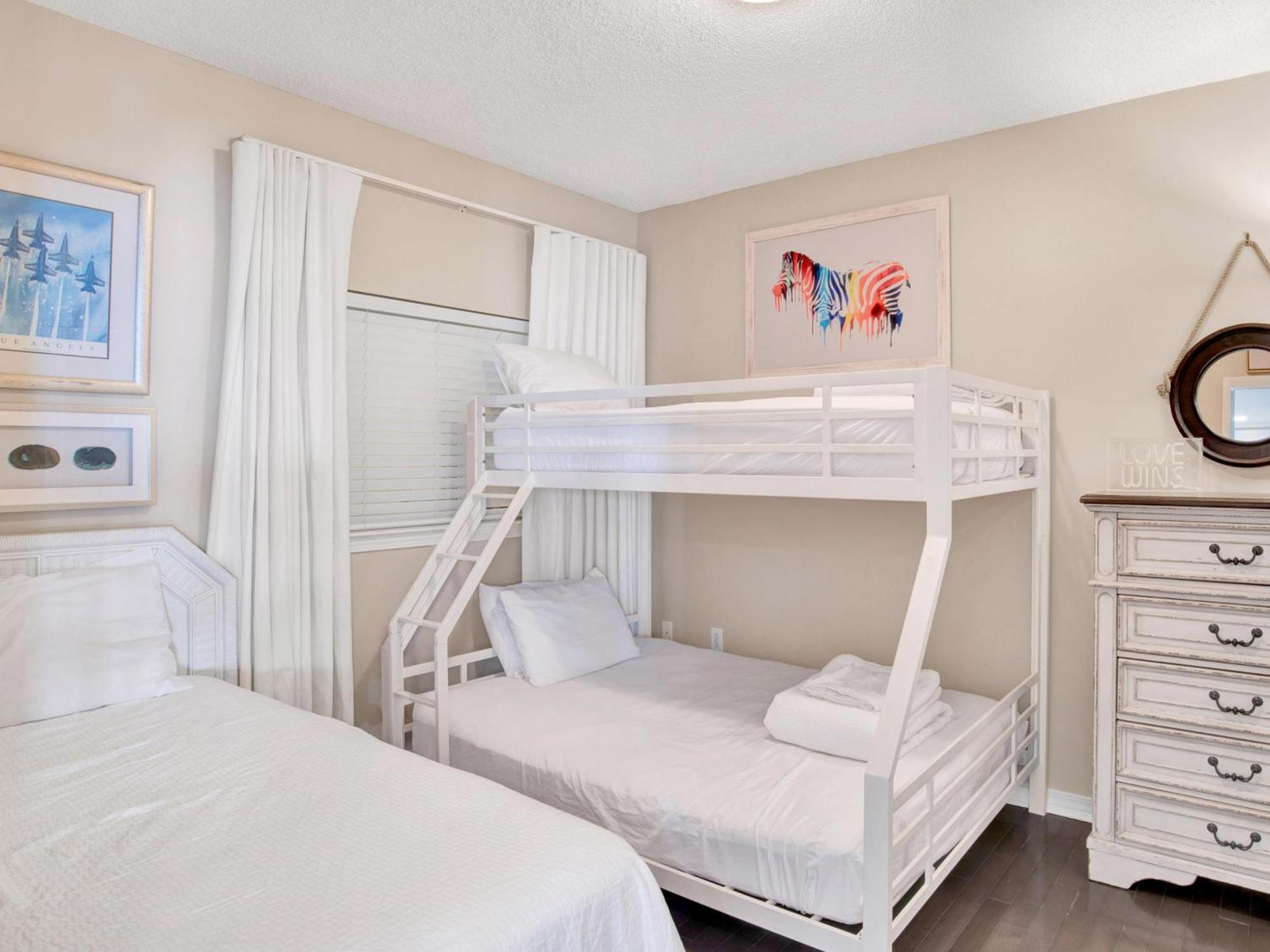 Amazing In Pensacola With Heated Swimming Pool, Outdoor Swimming Pool And 3 Bedrooms * Pensacola Beach