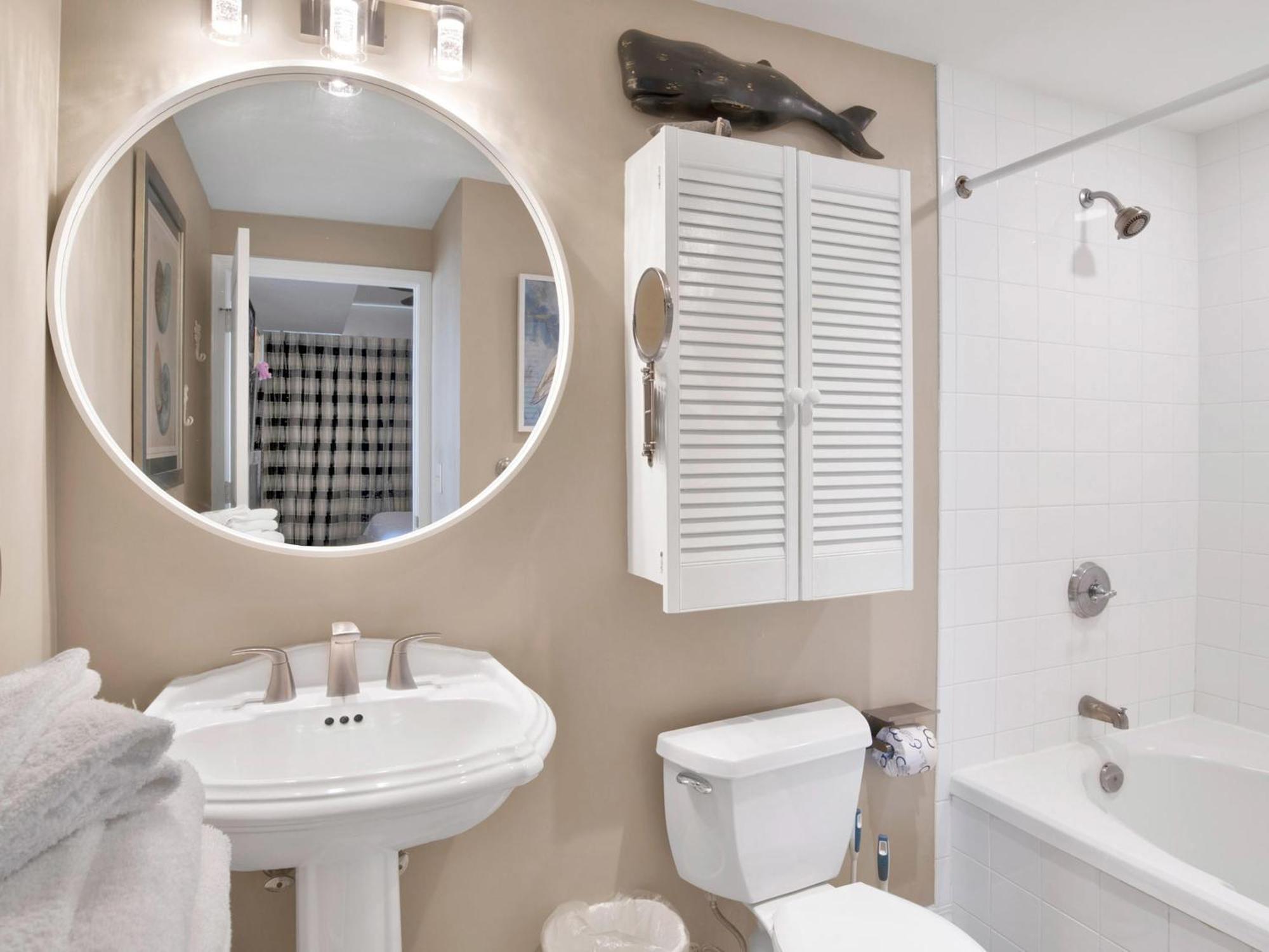 Amazing In Pensacola With Heated Swimming Pool, Outdoor Swimming Pool And 3 Bedrooms