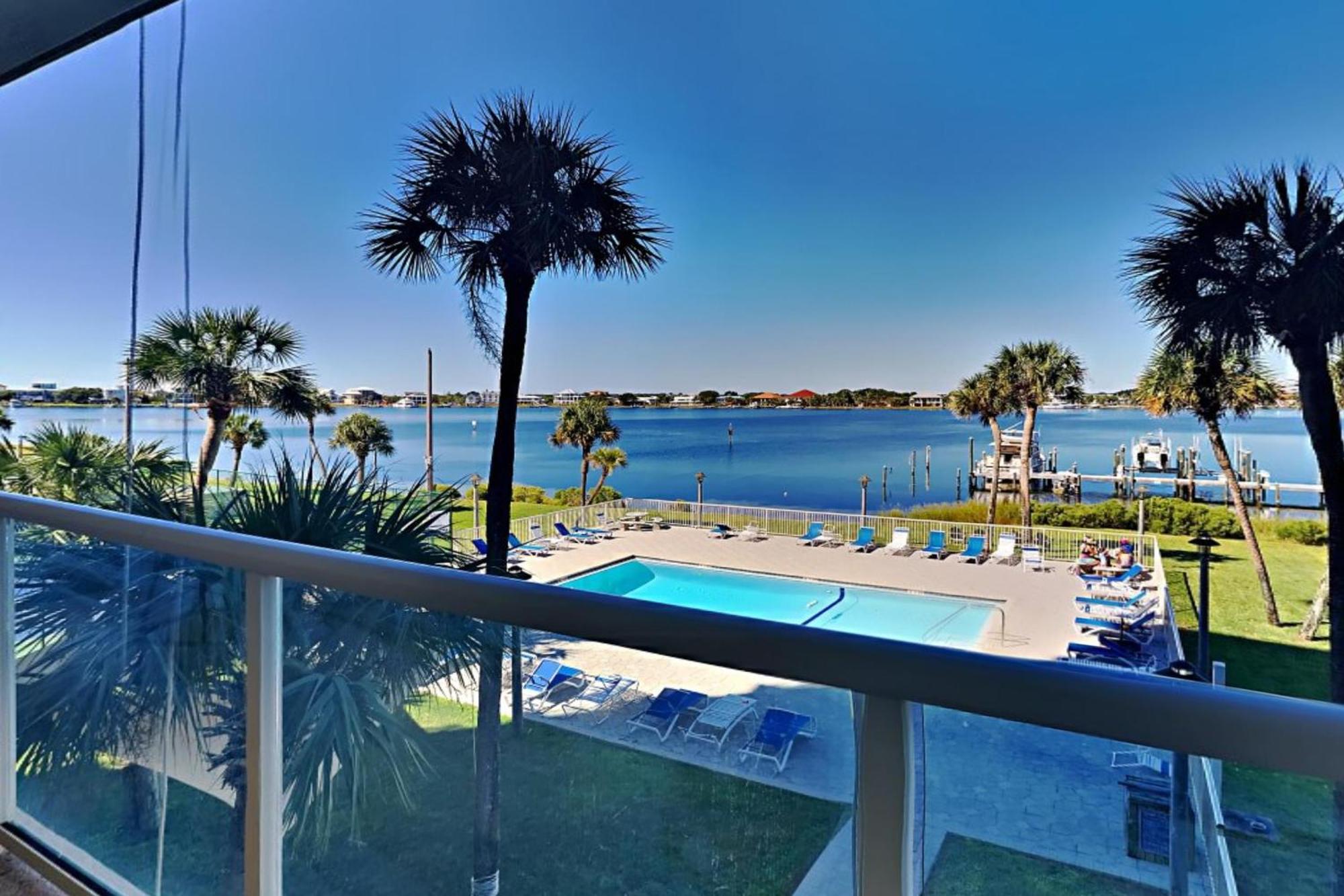 Sabine Yacht Racquet 2b Apartment Pensacola Beach
