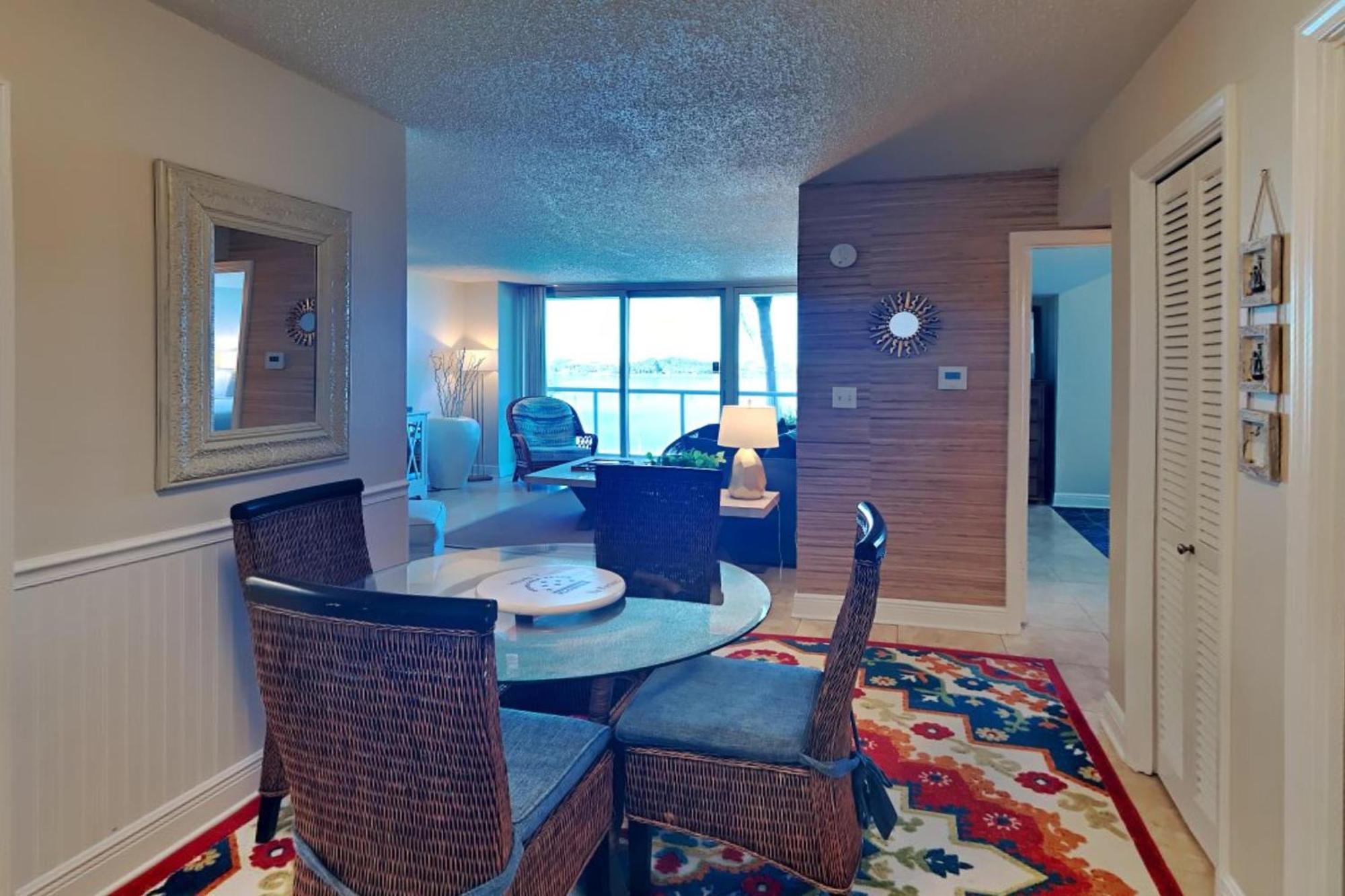 Apartment Sabine Yacht Racquet 2b Pensacola Beach