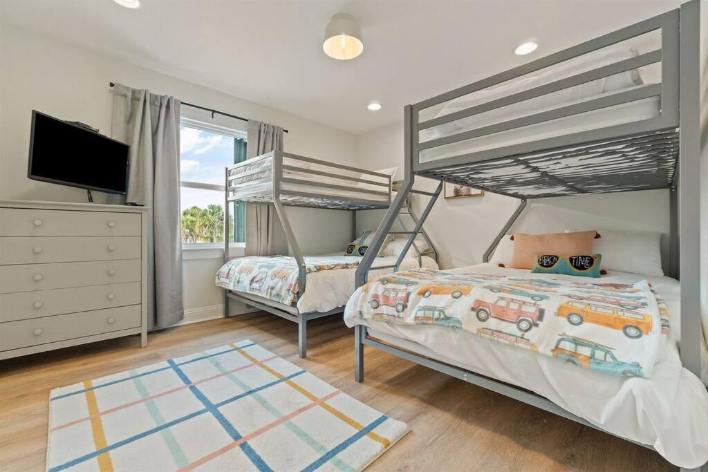 The Sunny Side-pensacola Beach, 600 Feet To Gulf, Private/heated Pool, Games, Gear * Pensacola Beach