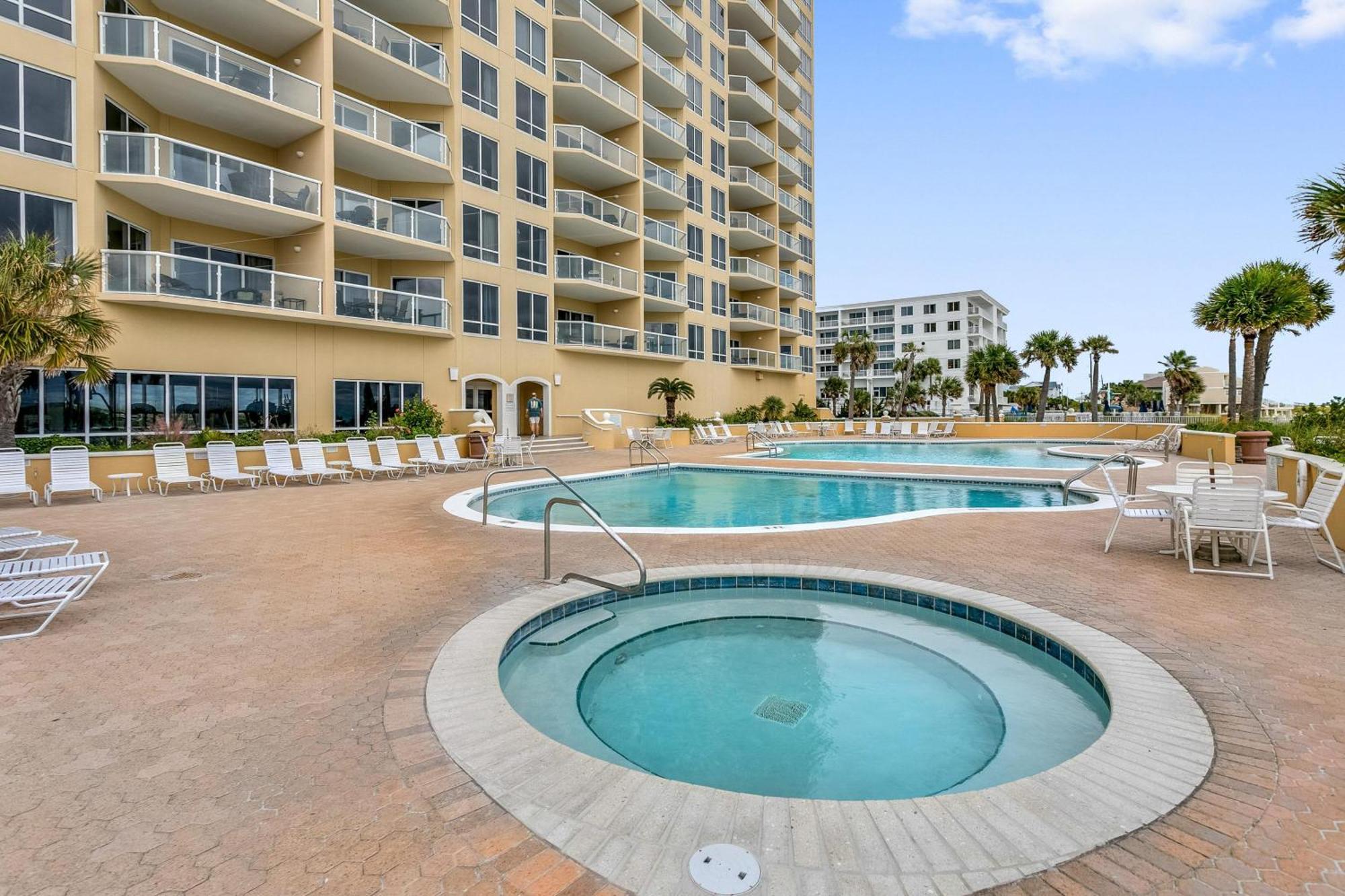 1507 Emerald Isle Apartment
