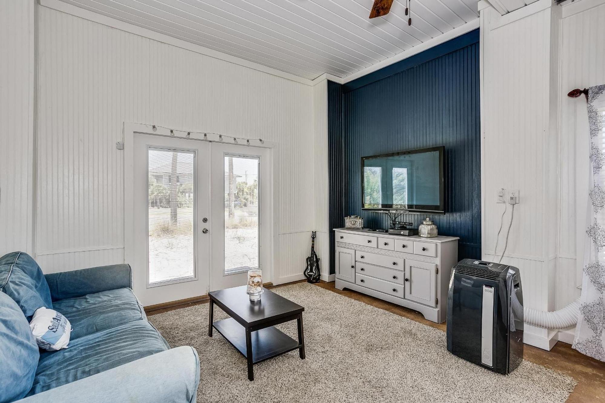 Latitude Adjustment 300 Vdl * Pensacola Beach