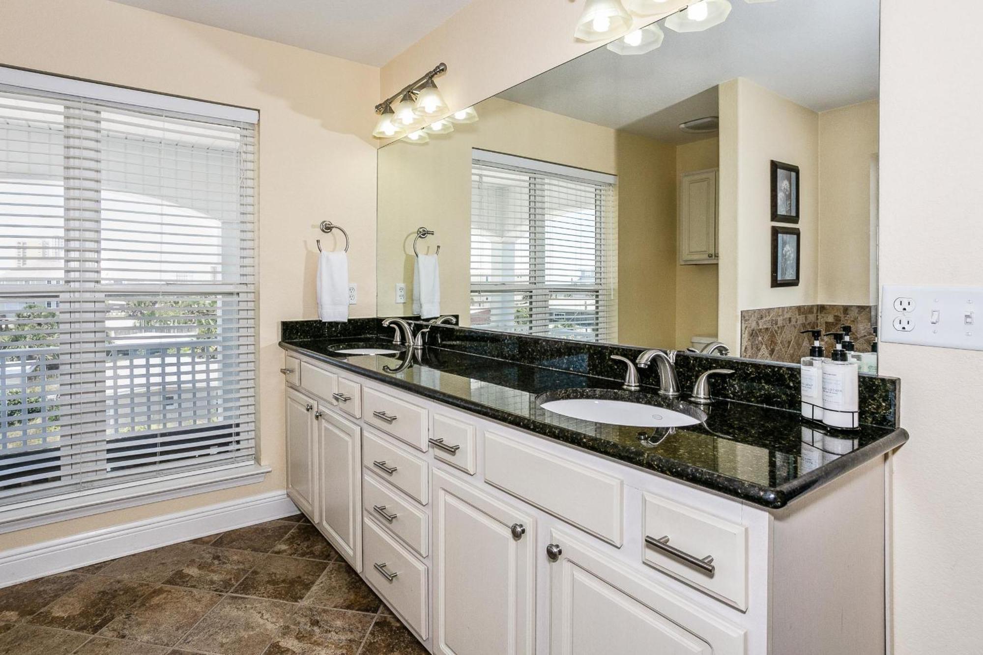 Latitude Adjustment 300 Vdl * Pensacola Beach