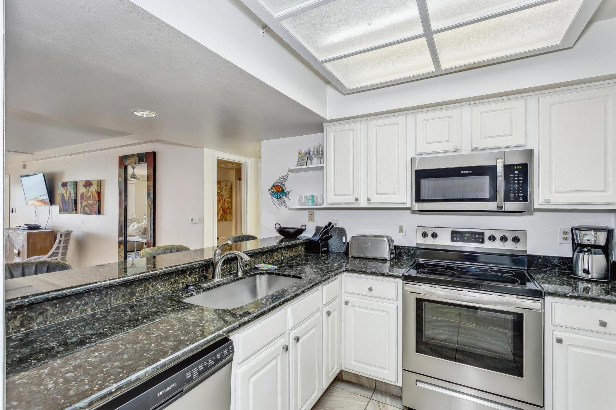 405e Regency Towers Apartment *