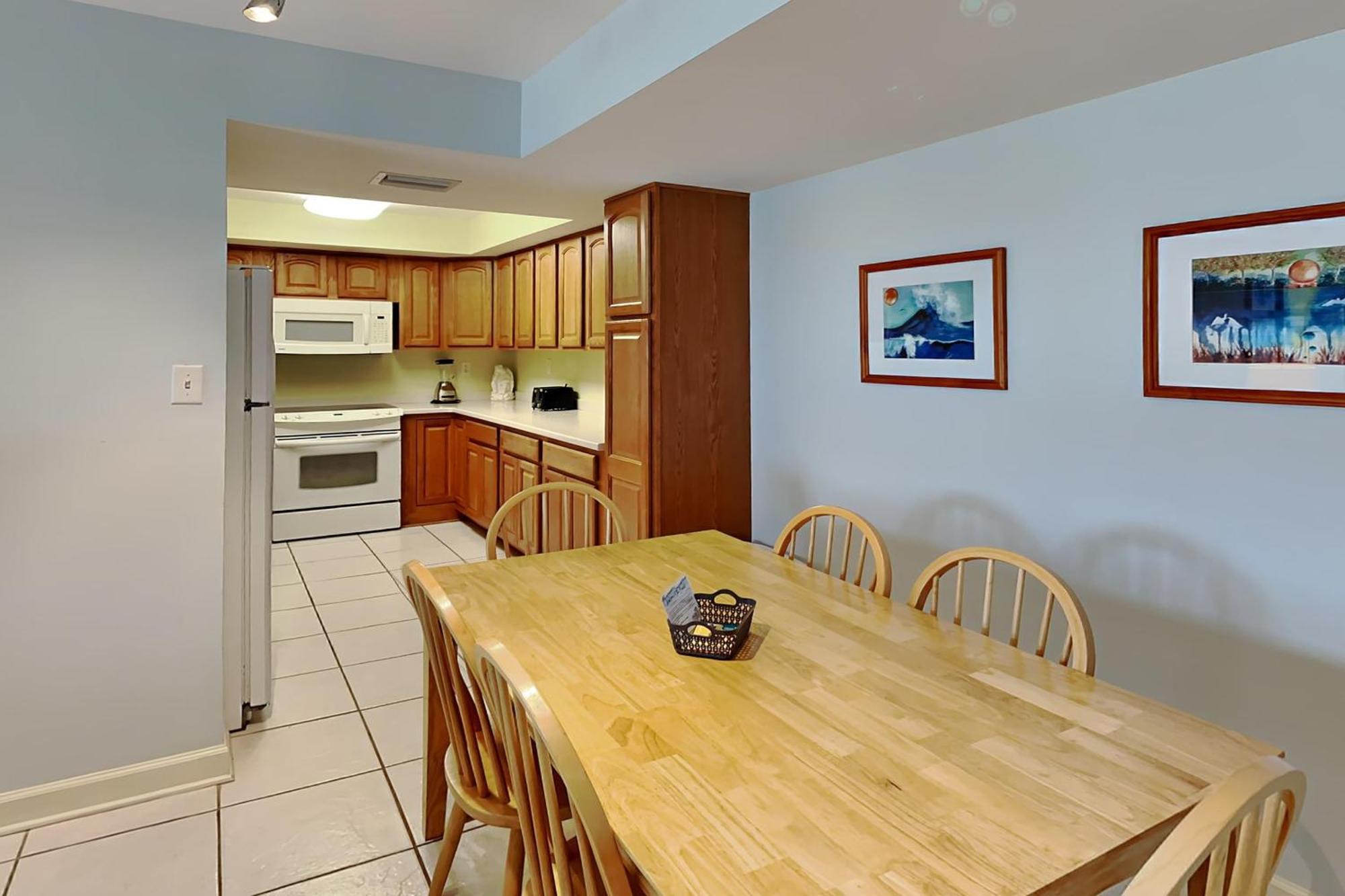 Regency Towers 507 East Apartment *