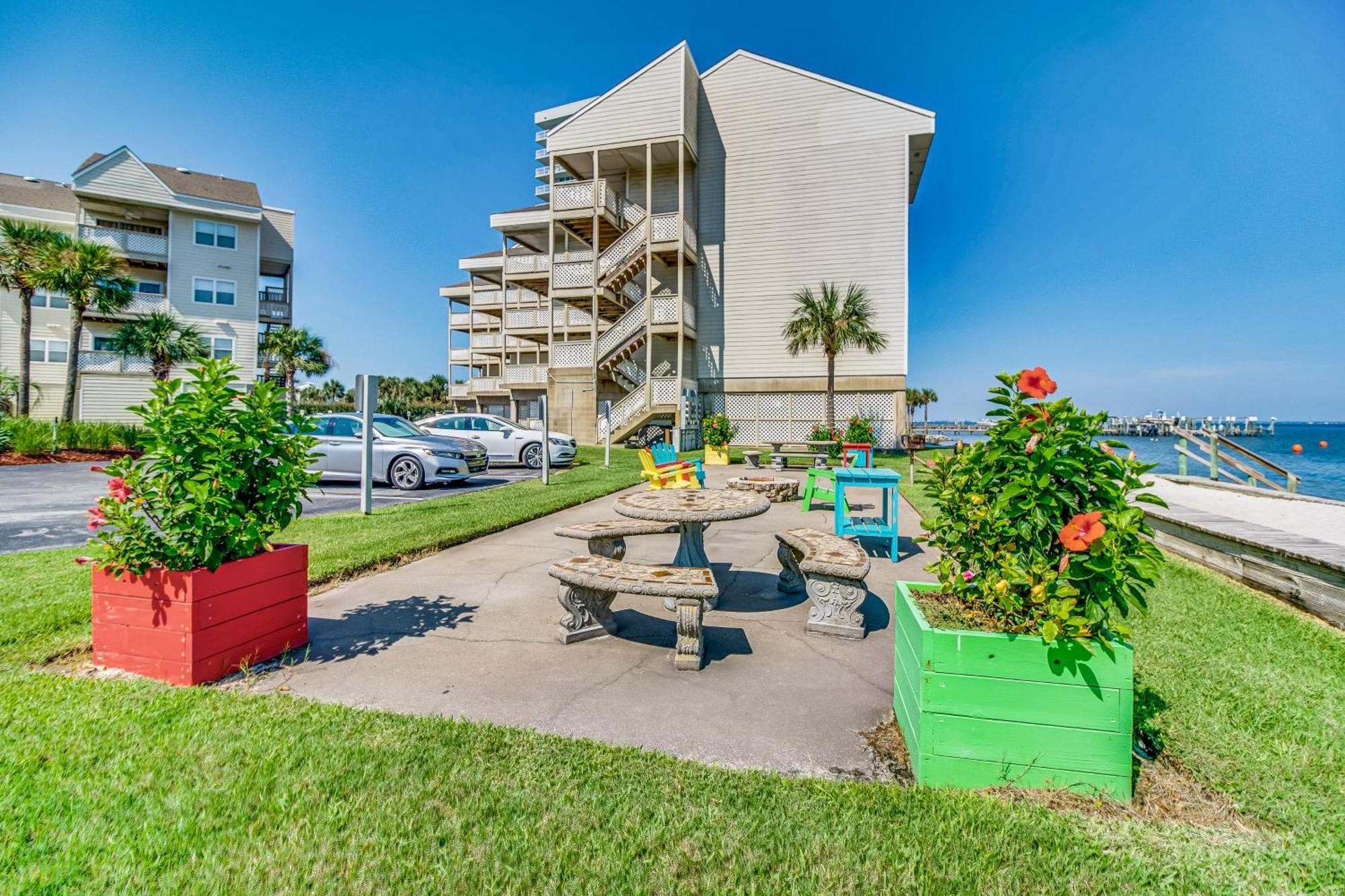 Baywatch F5 Apartment