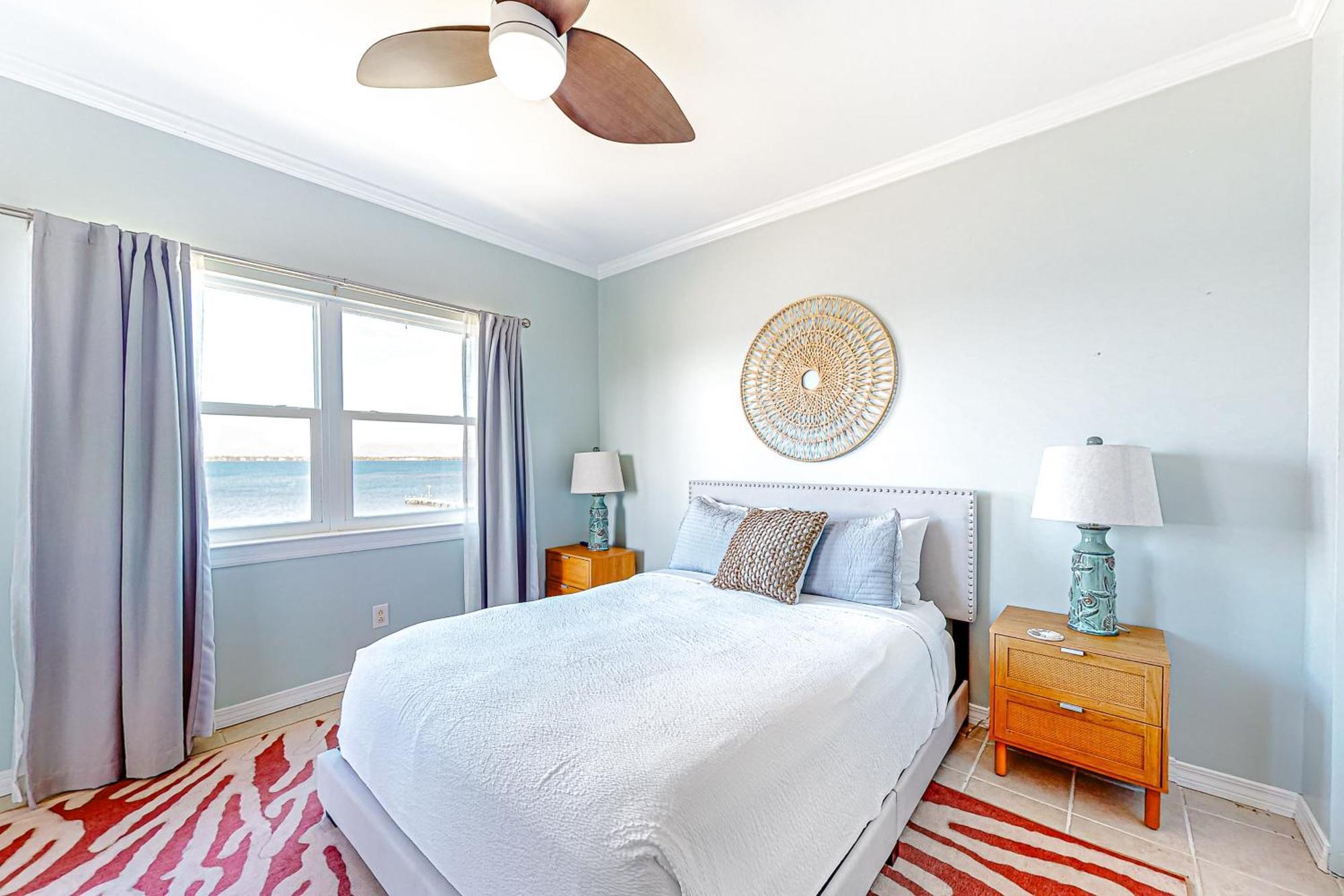 Baywatch B8 Apartment
