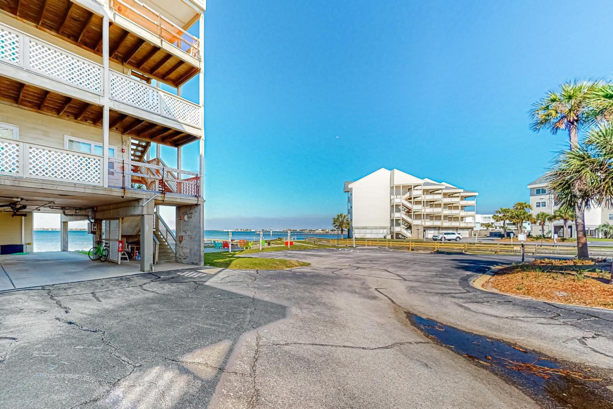 Baywatch B8 Apartment *