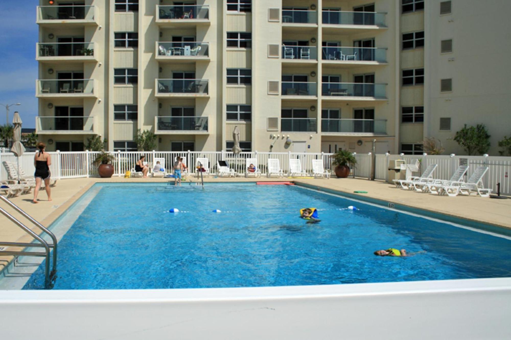 Regency Towers W 707 Apartment *