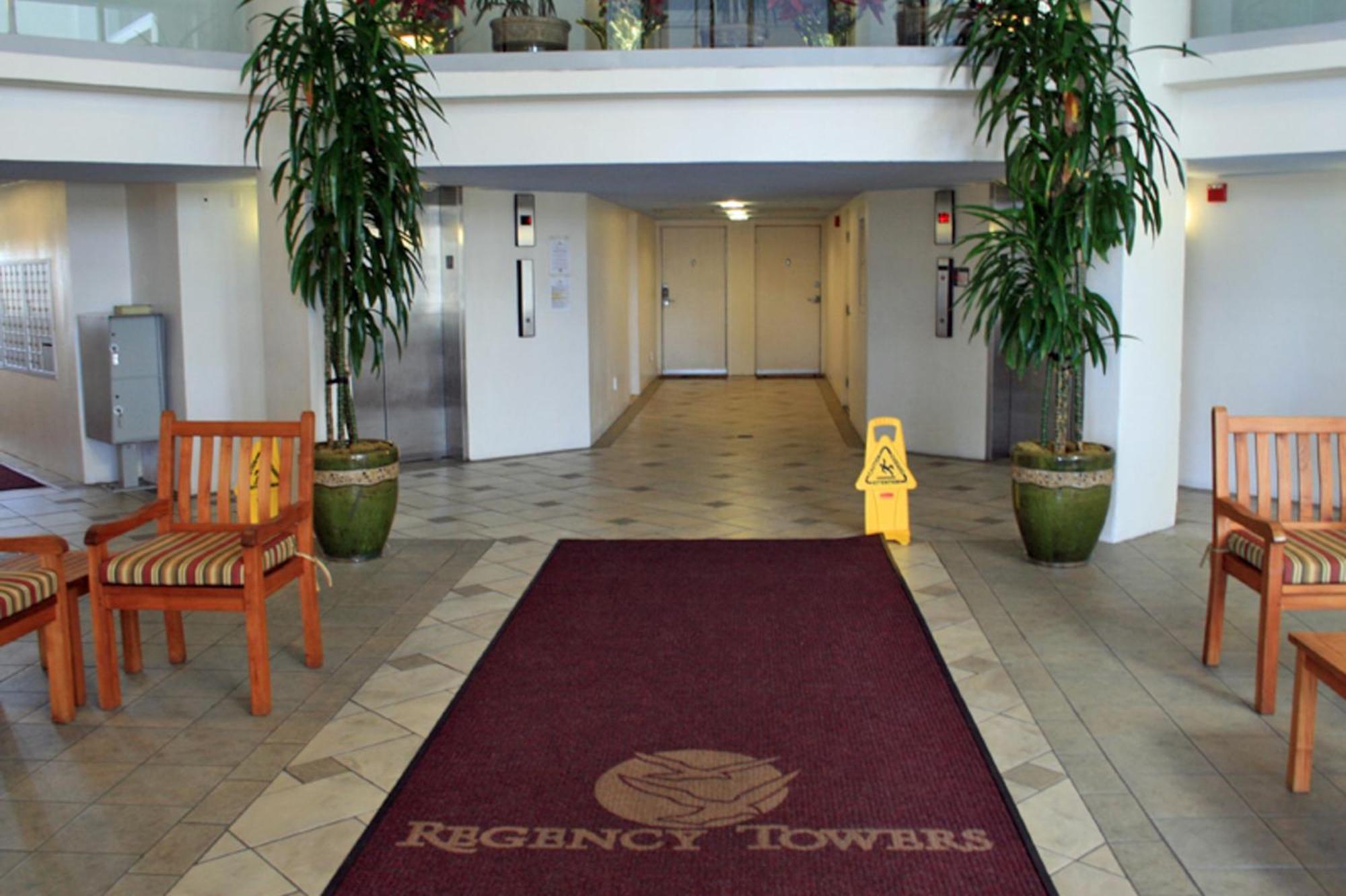 Apartment Regency Towers W 707