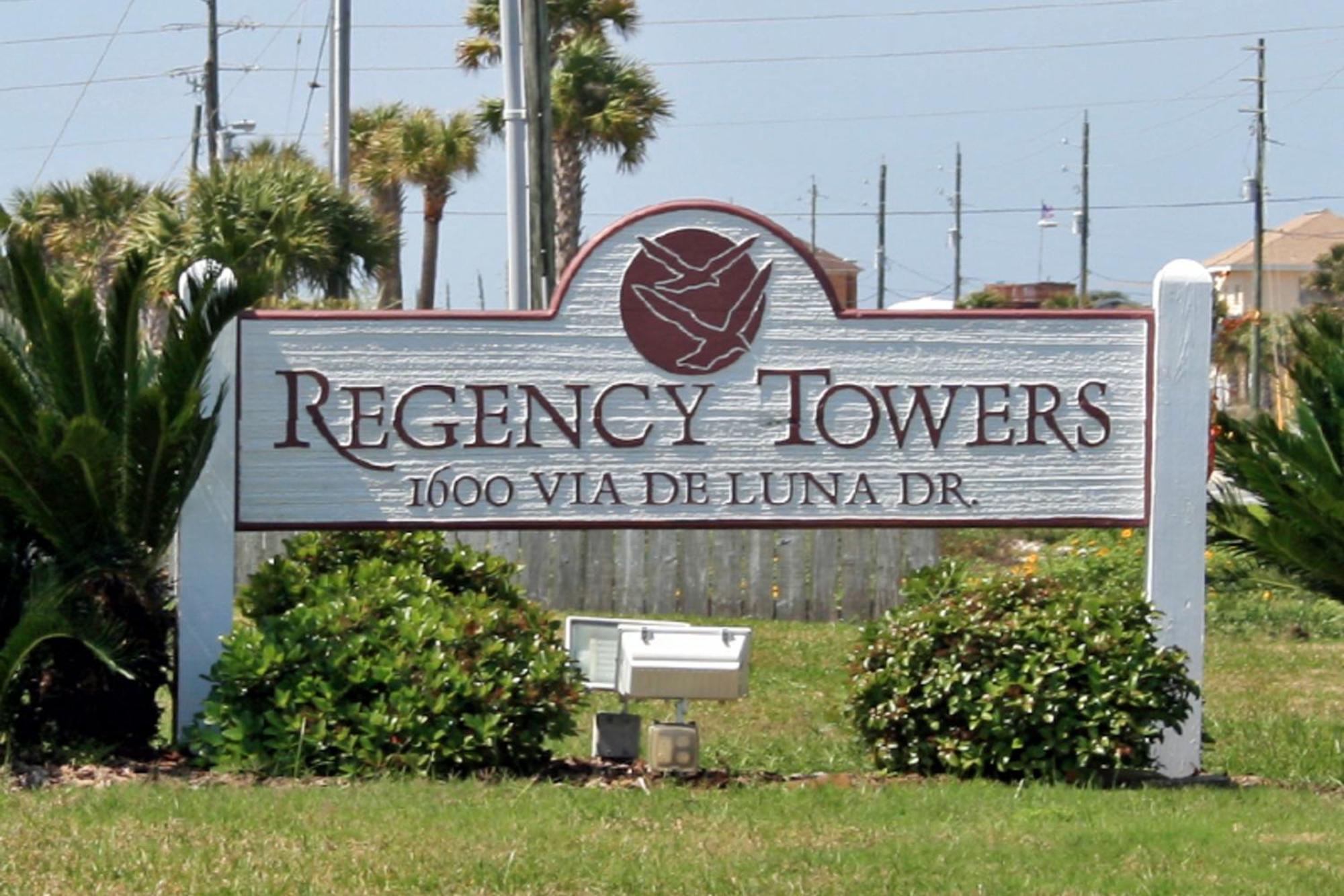 Regency Towers W 707 *