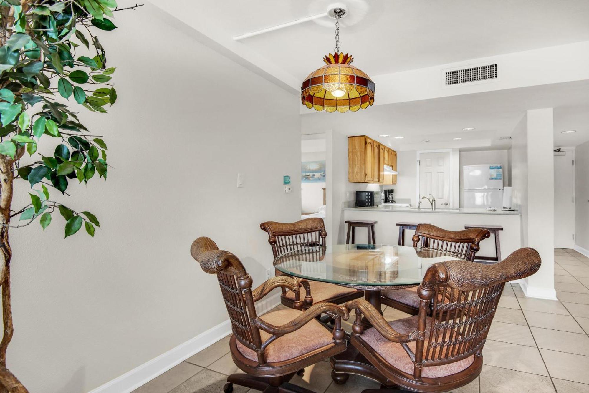 Regency Towers 405 West Holiday home
