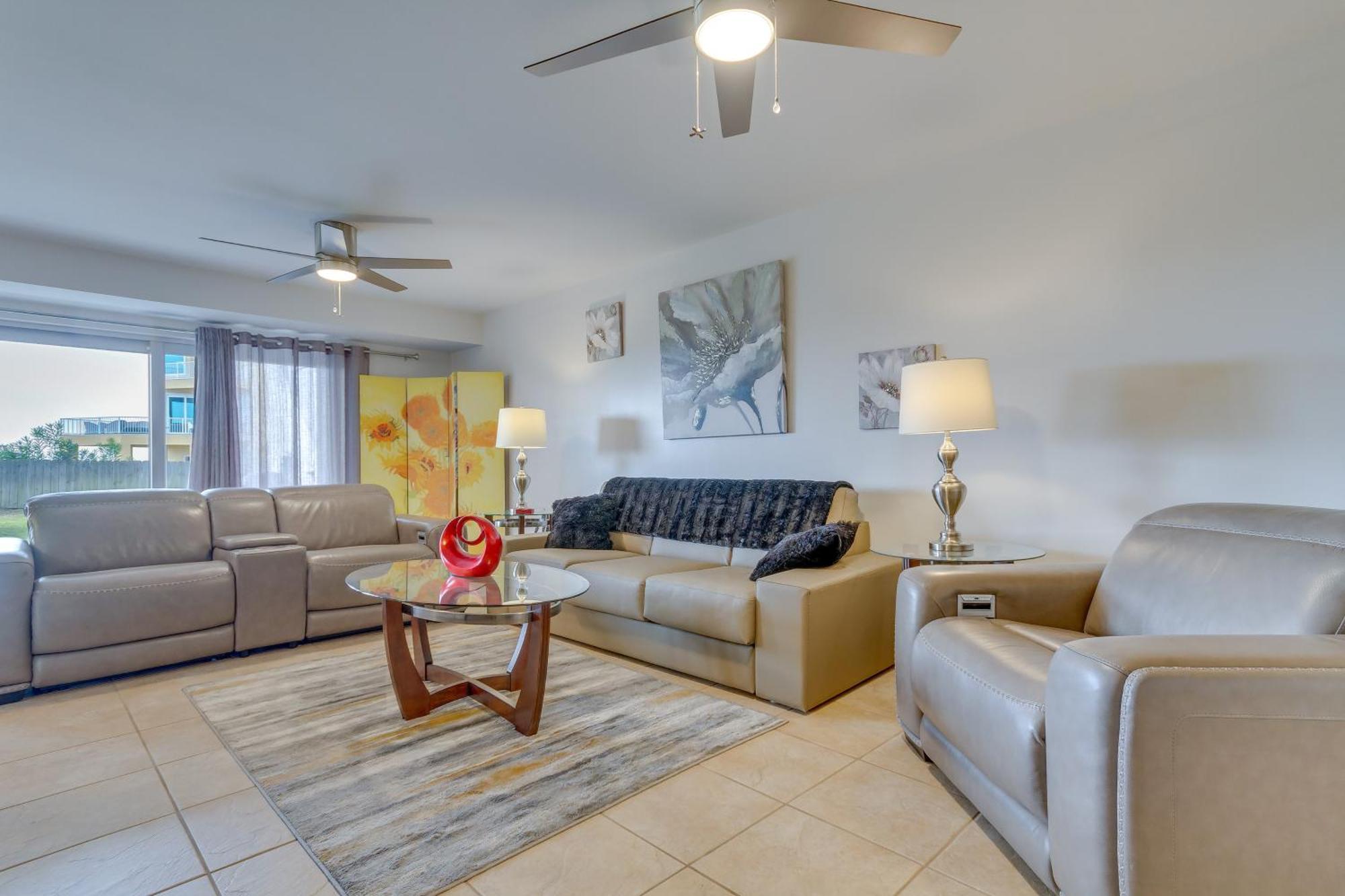 Pensacola With Patio And Access To Beach!