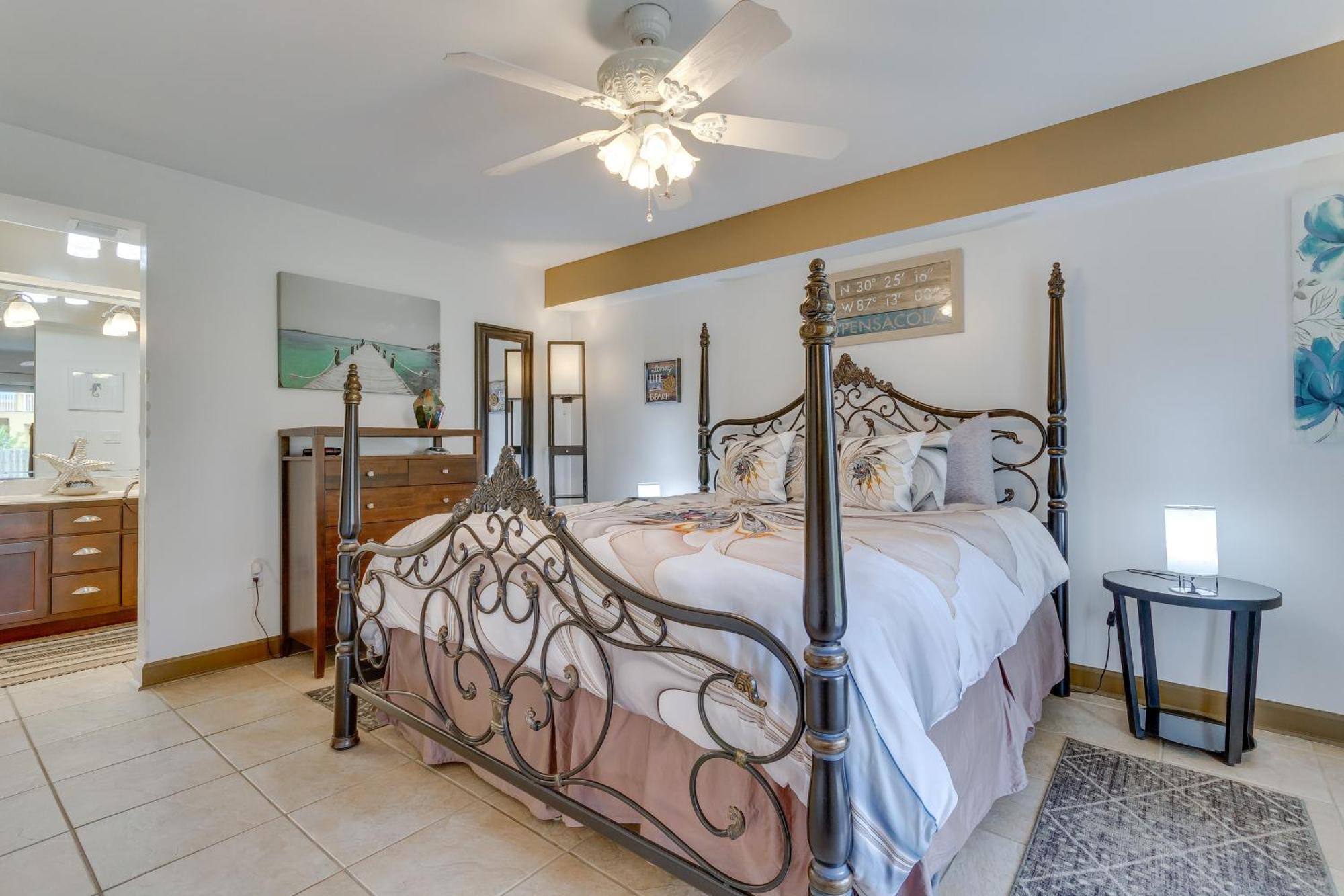Pensacola With Patio And Access To Beach!