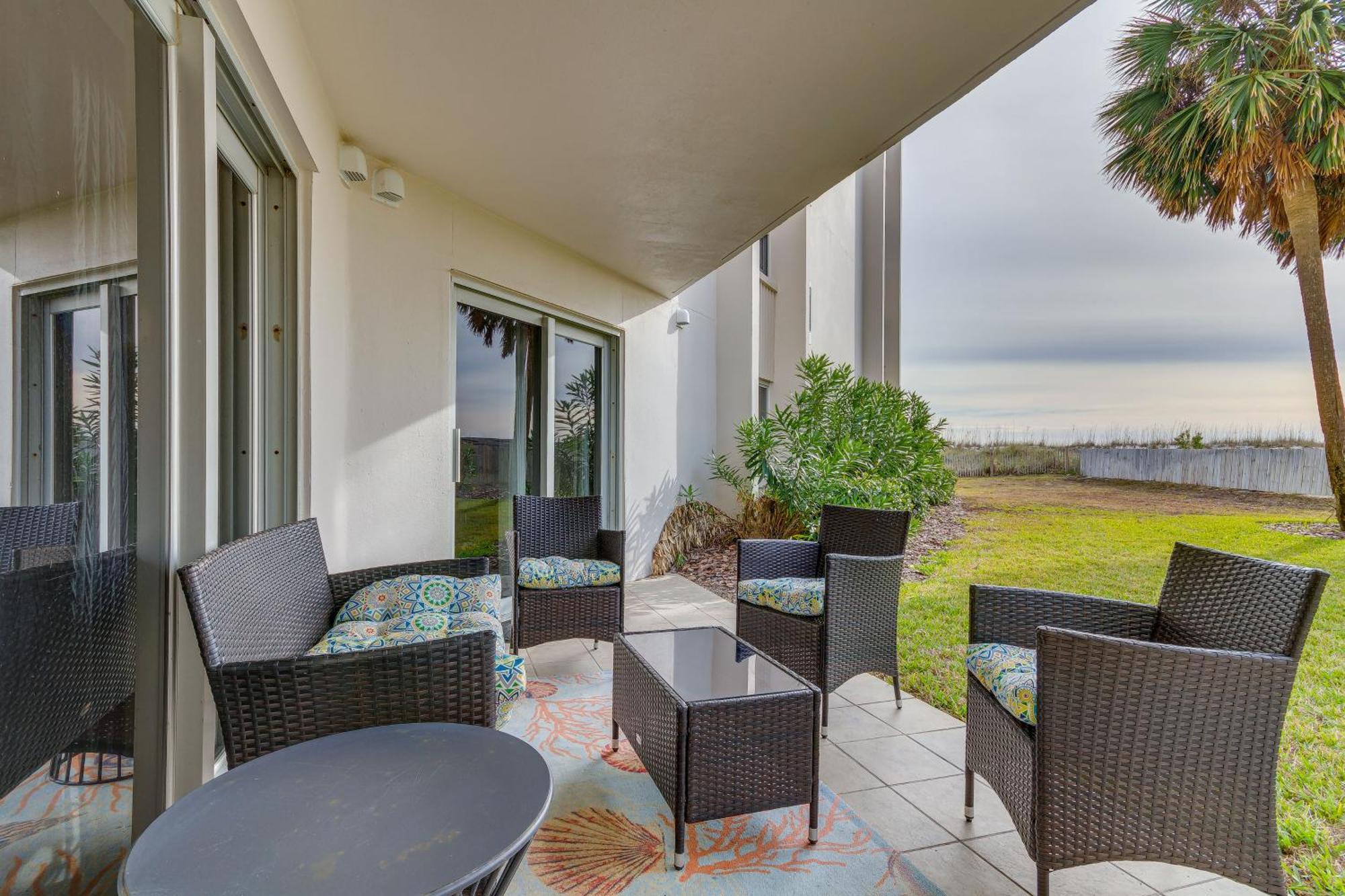 Pensacola With Patio And Access To Beach!