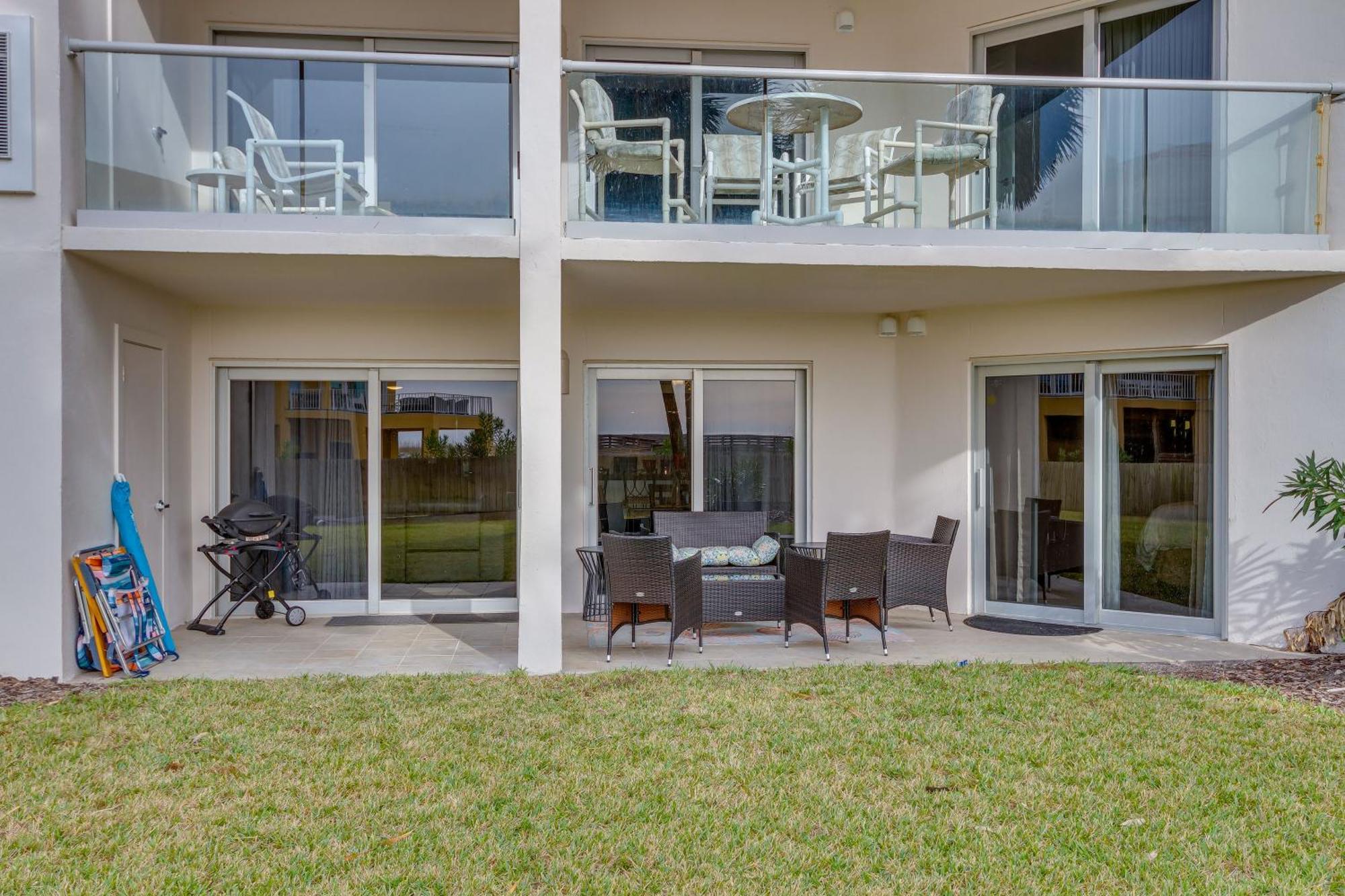 Apartment Pensacola With Patio And Access To Beach!