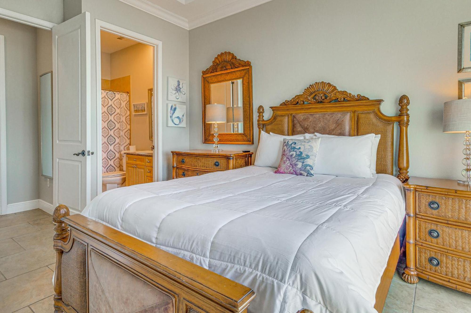 Apartment Pensacola Penthouse With View And Pool Access! *