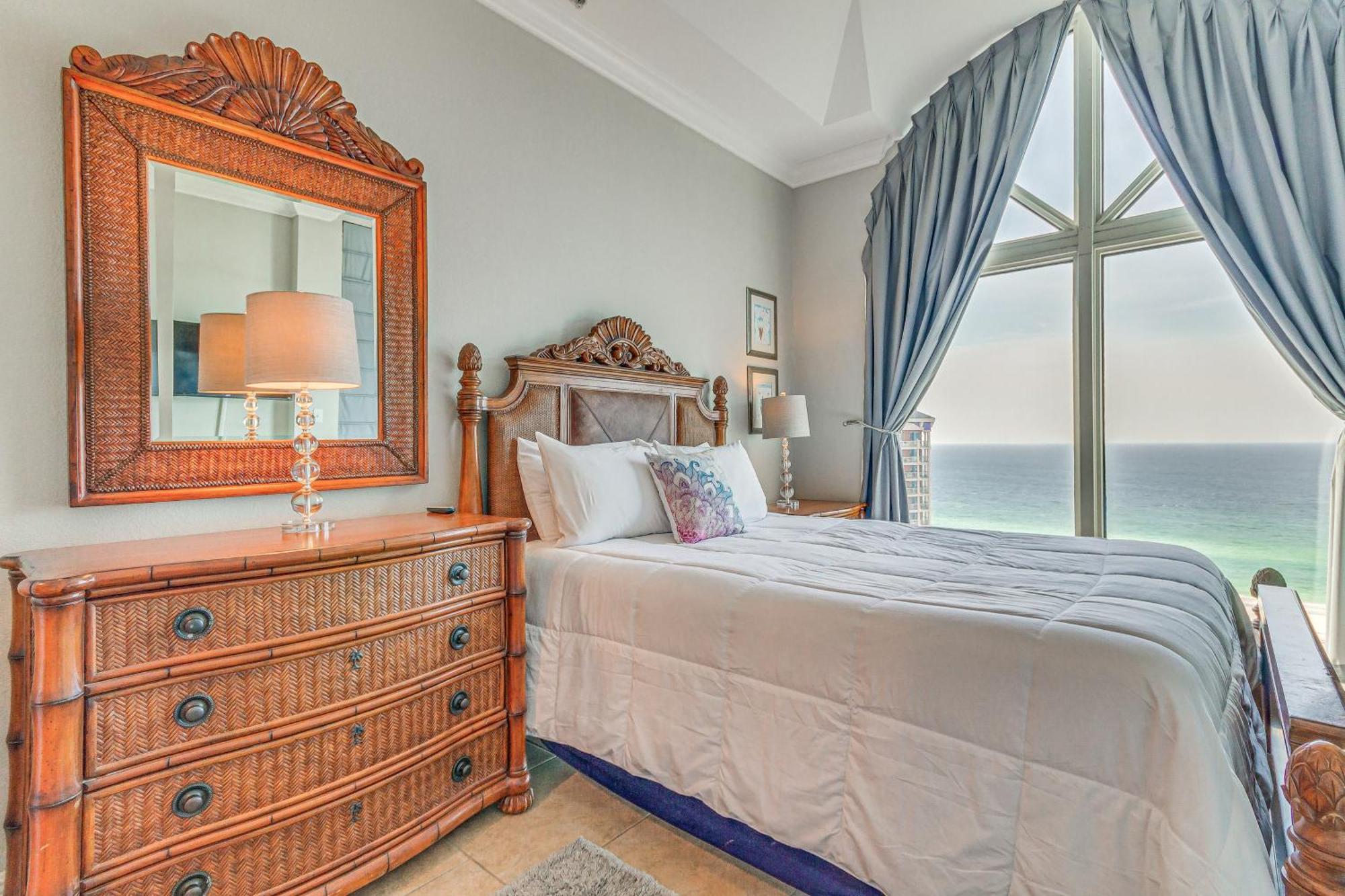 Pensacola Penthouse With View And Pool Access! *