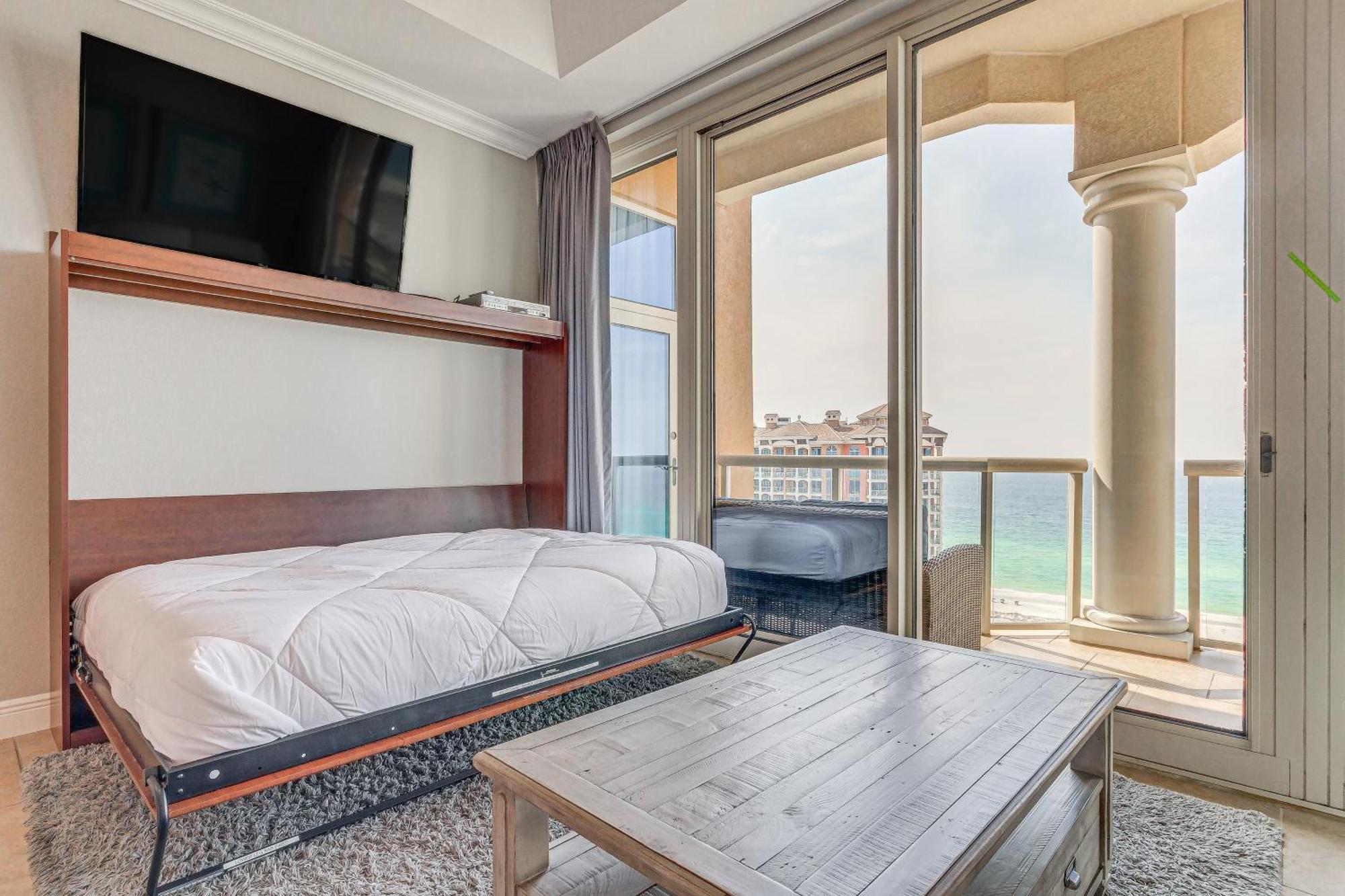 Pensacola Penthouse With View And Pool Access!