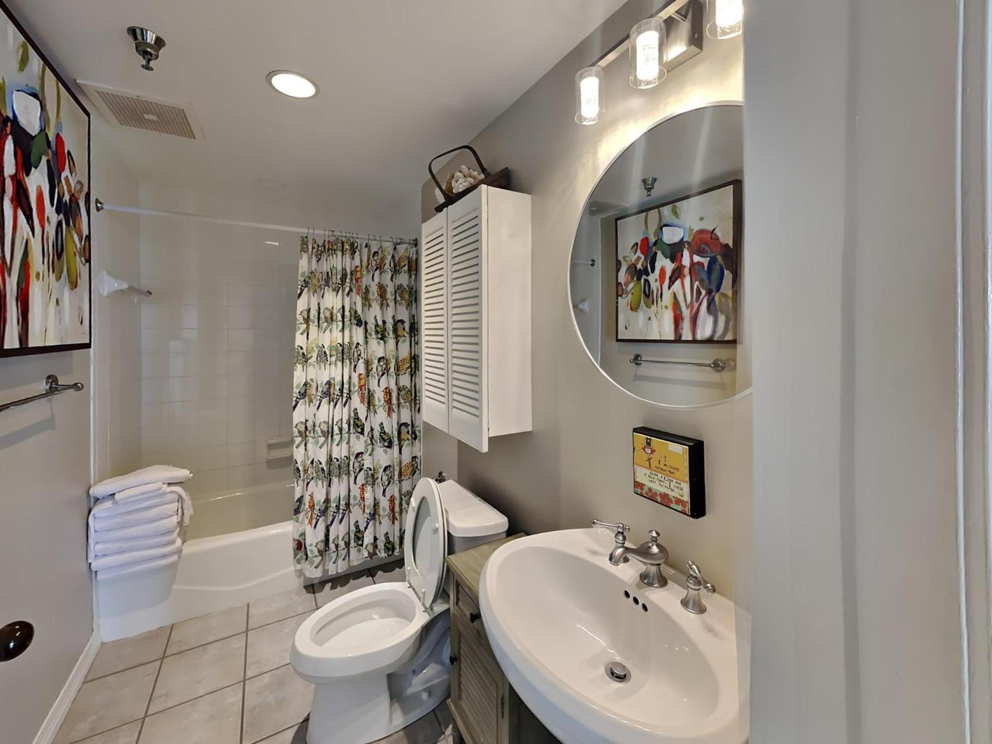 Amazing In Pensacola With Heated Swimming Pool, Outdoor Swimming Pool And 3 Bedrooms Pensacola Beach