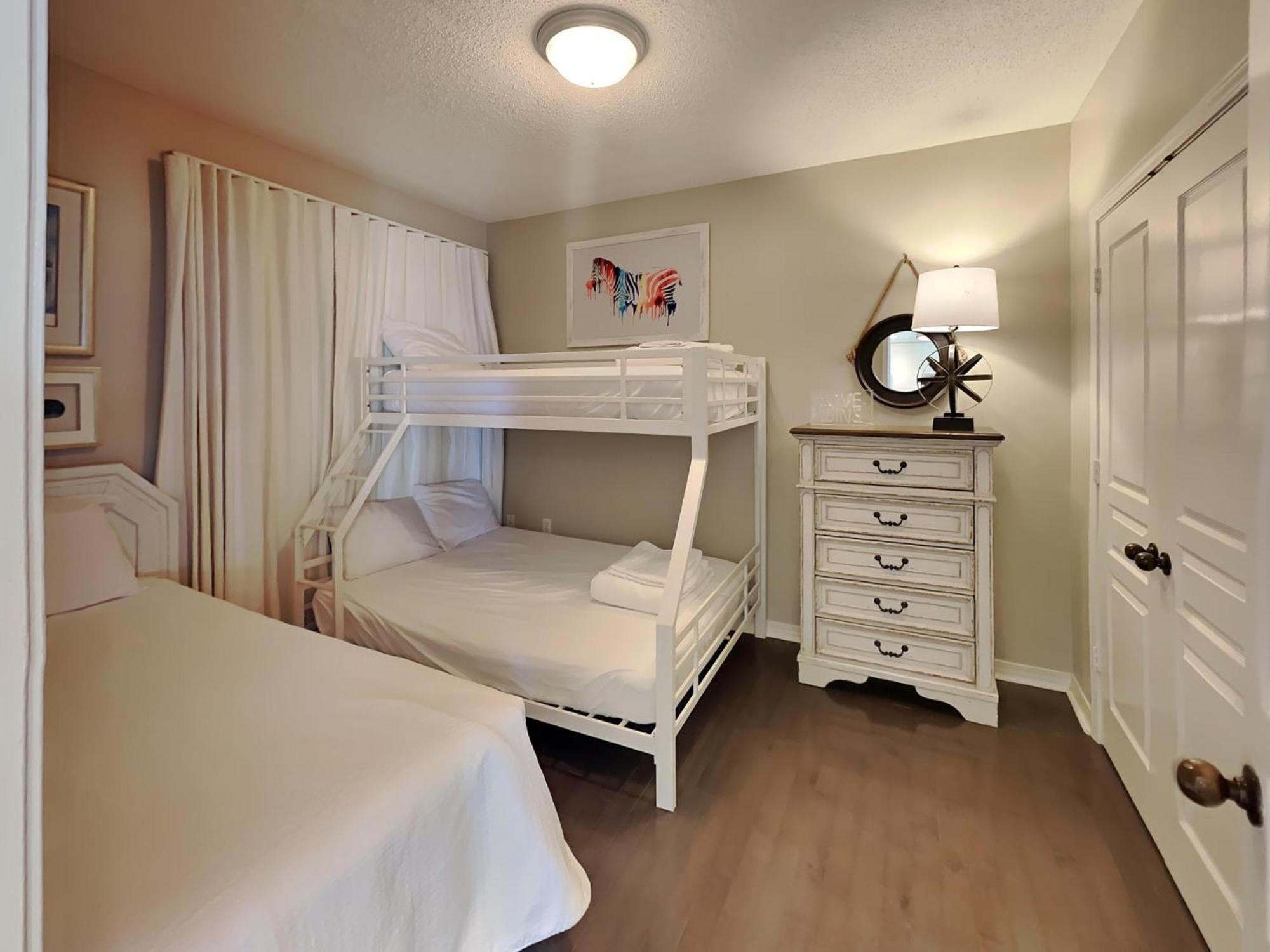 Amazing In Pensacola With Heated Swimming Pool, Outdoor Swimming Pool And 3 Bedrooms Apartment *