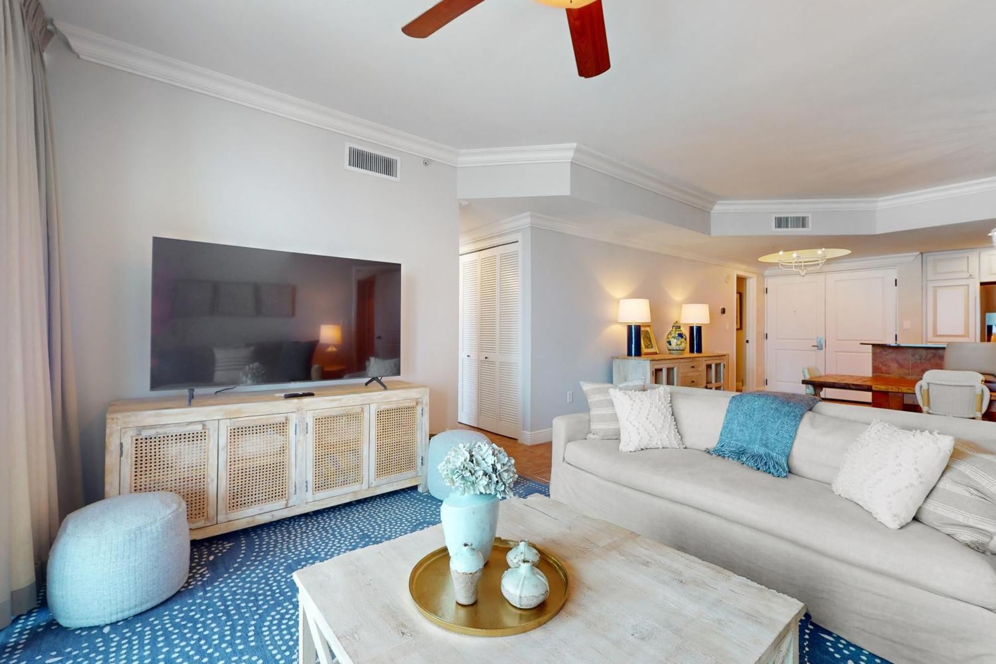 Portofino Island & Spa: Tower 5-909 Apartment